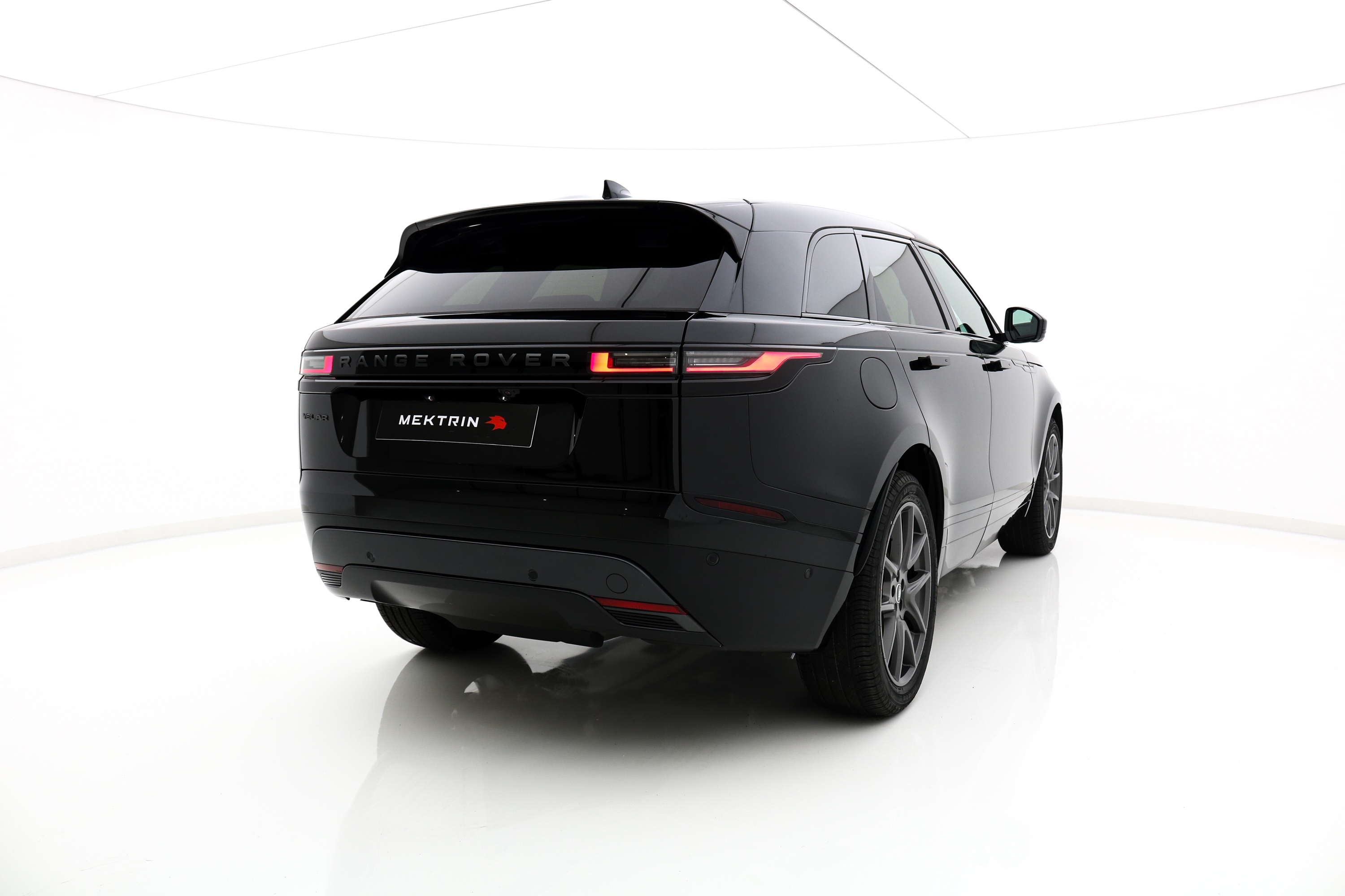 Land Rover - Range Rover Velar