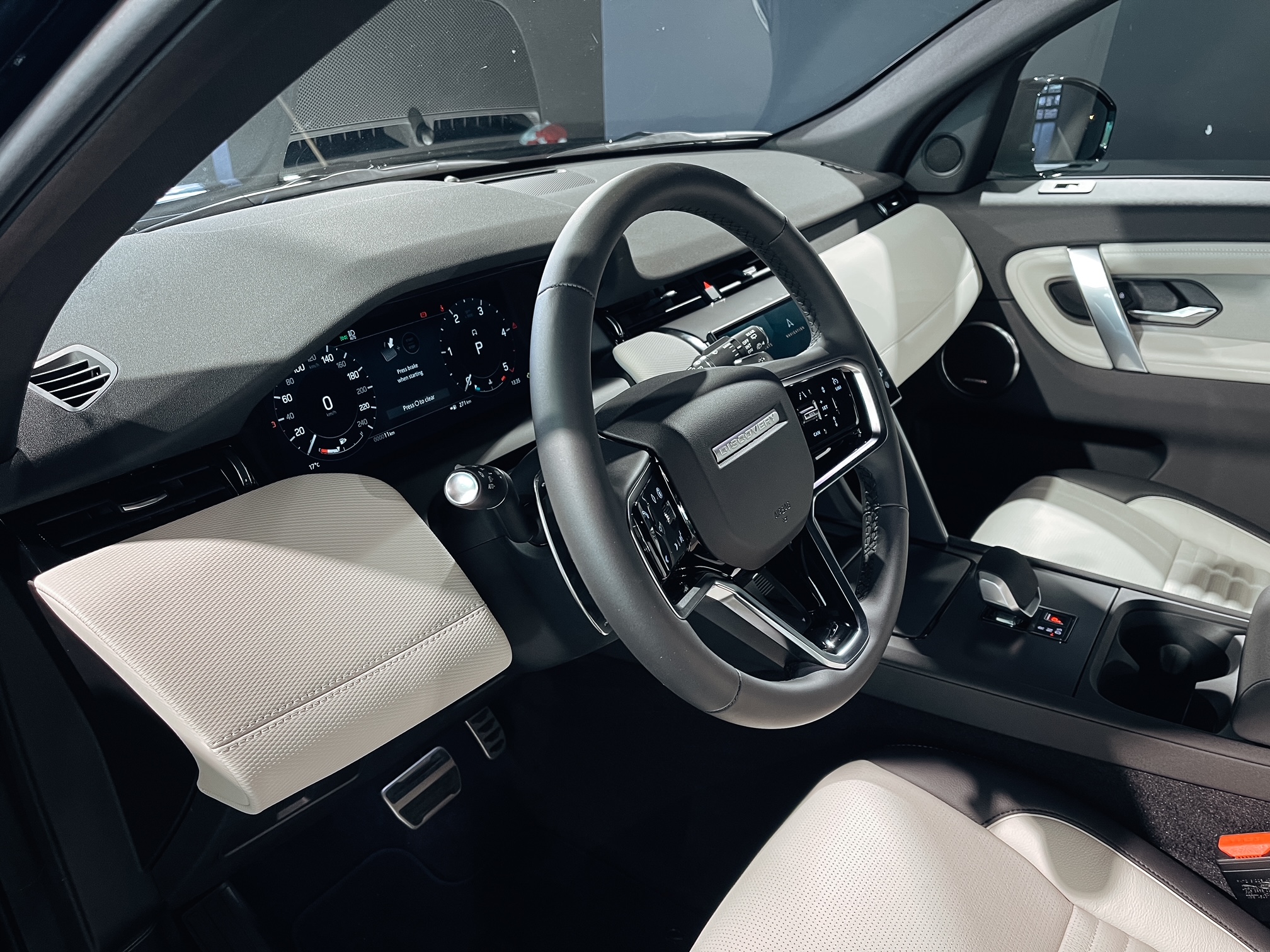 Land Rover - Discovery Sport