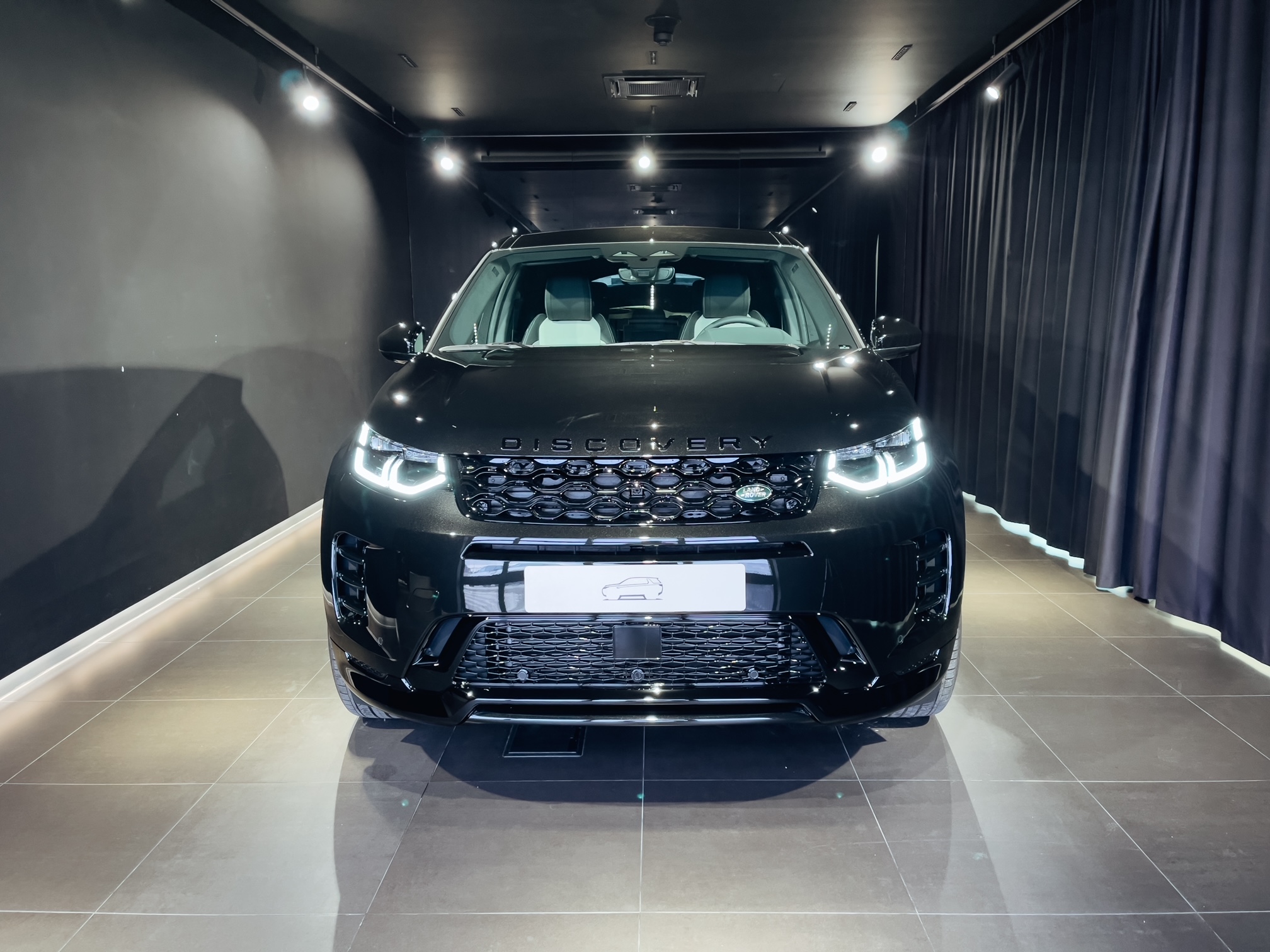 Land Rover - Discovery Sport