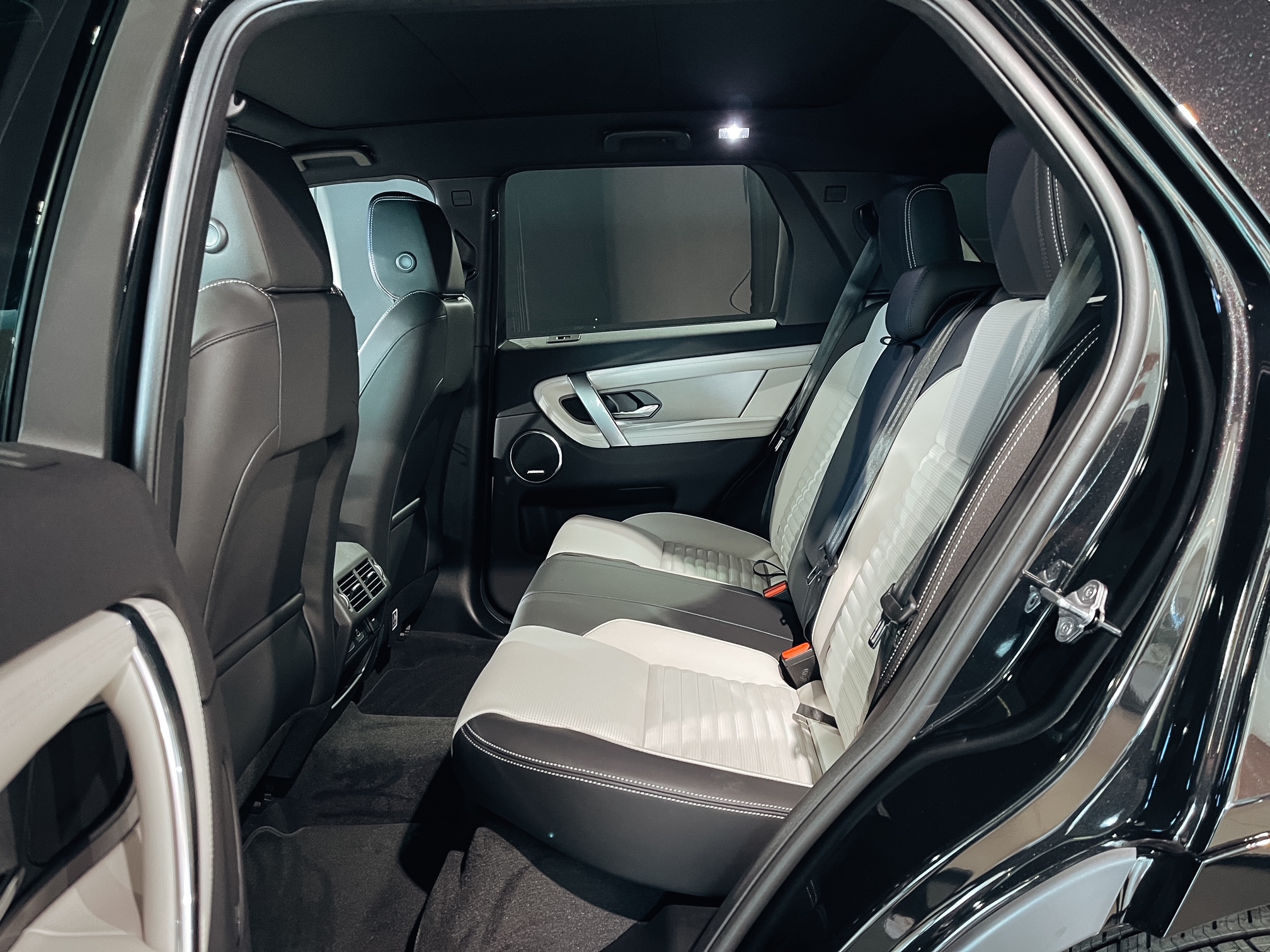 Land Rover - Discovery Sport