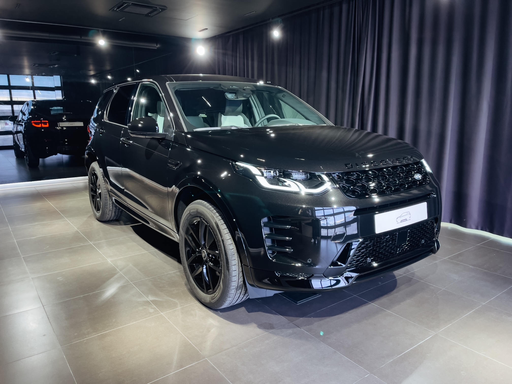 Land Rover - Discovery Sport