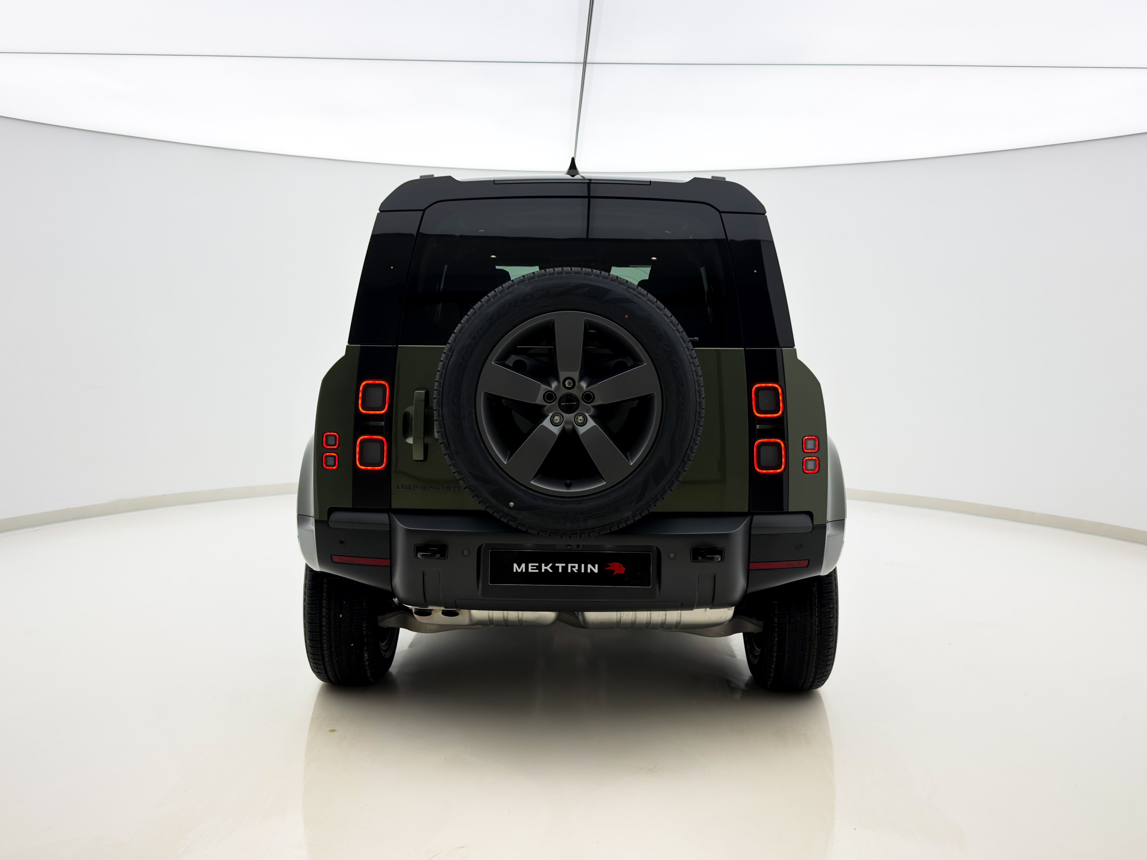 Land Rover - Defender