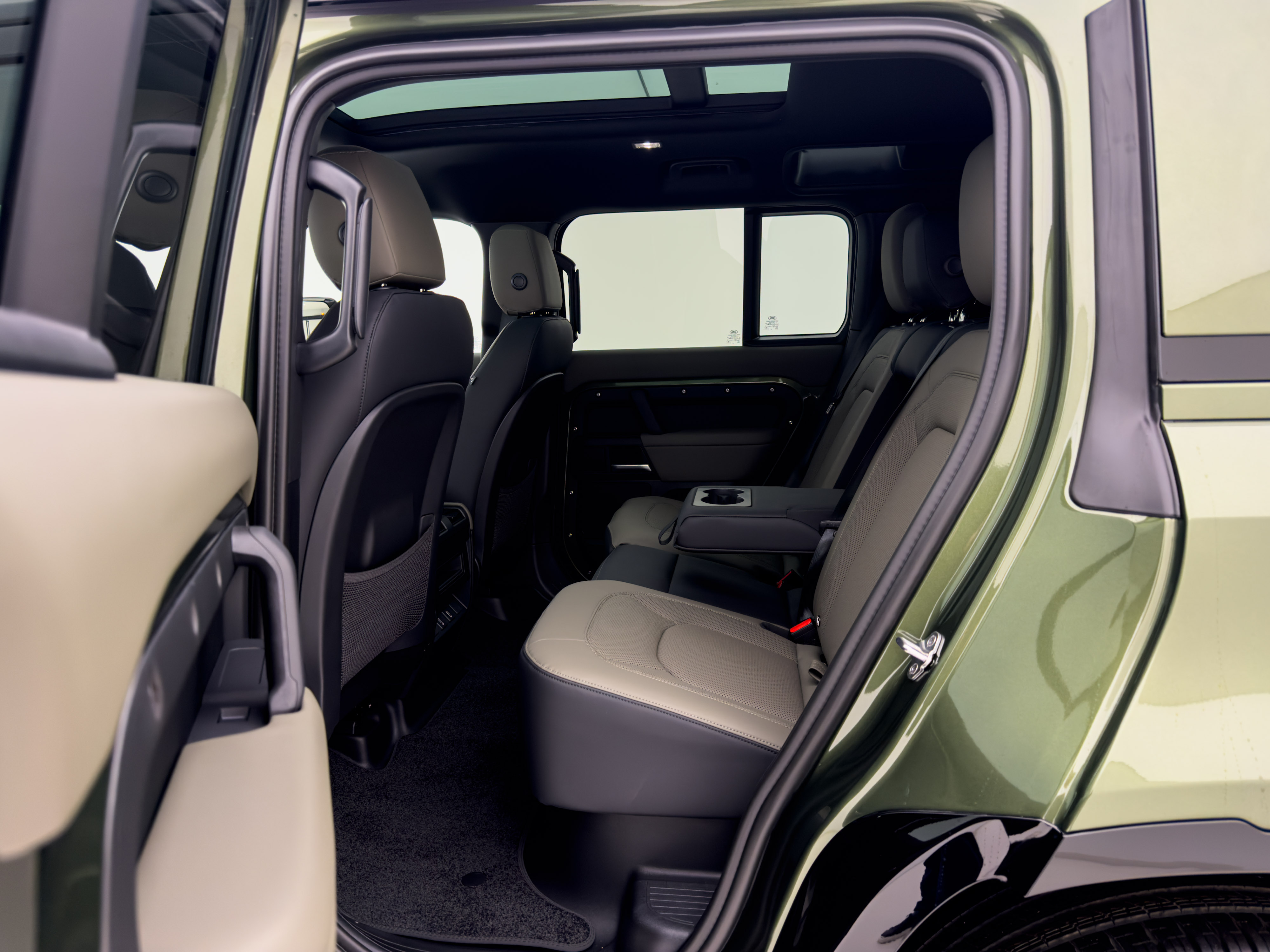 Land Rover - Defender