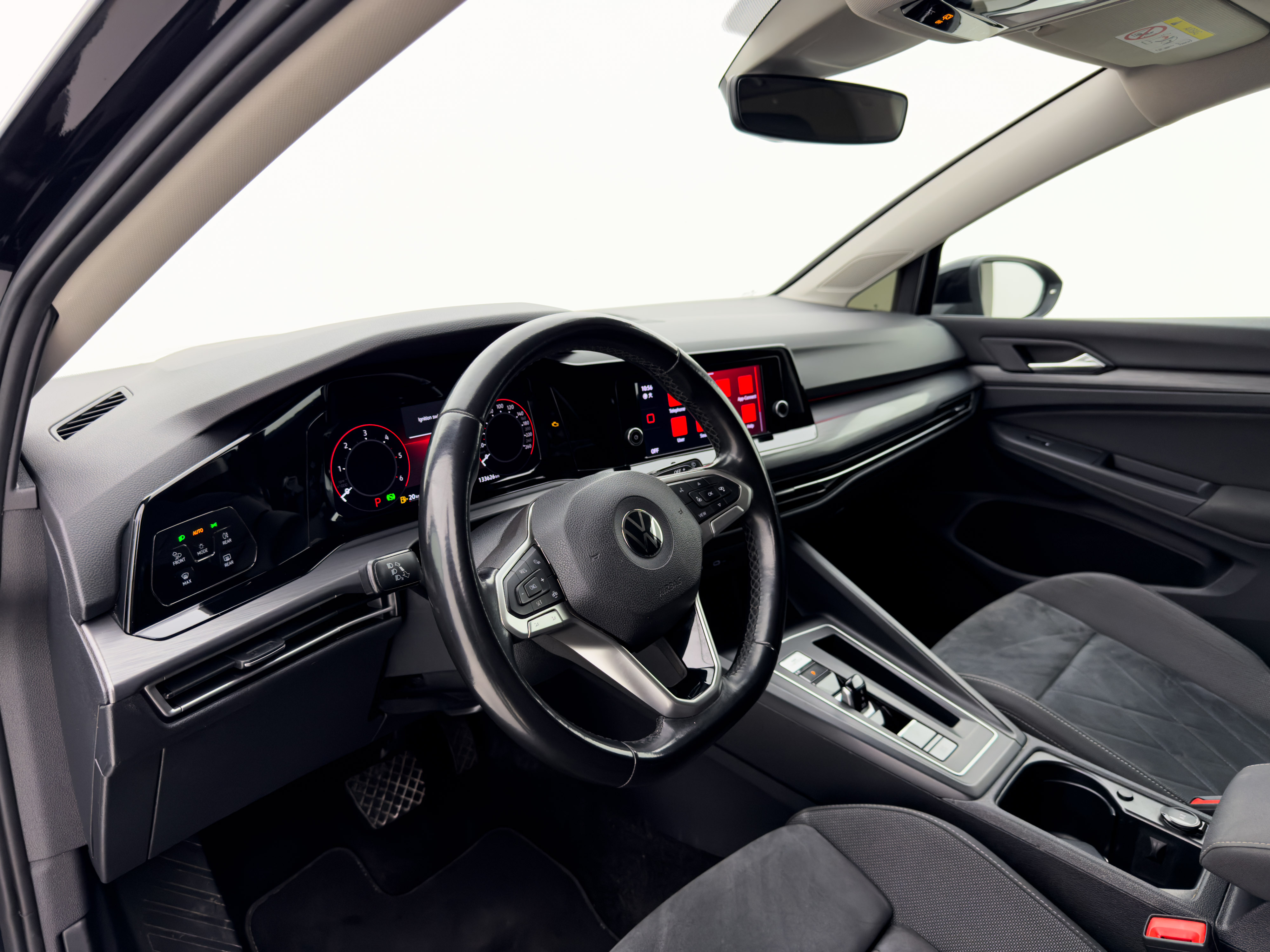 Volkswagen - Golf 8