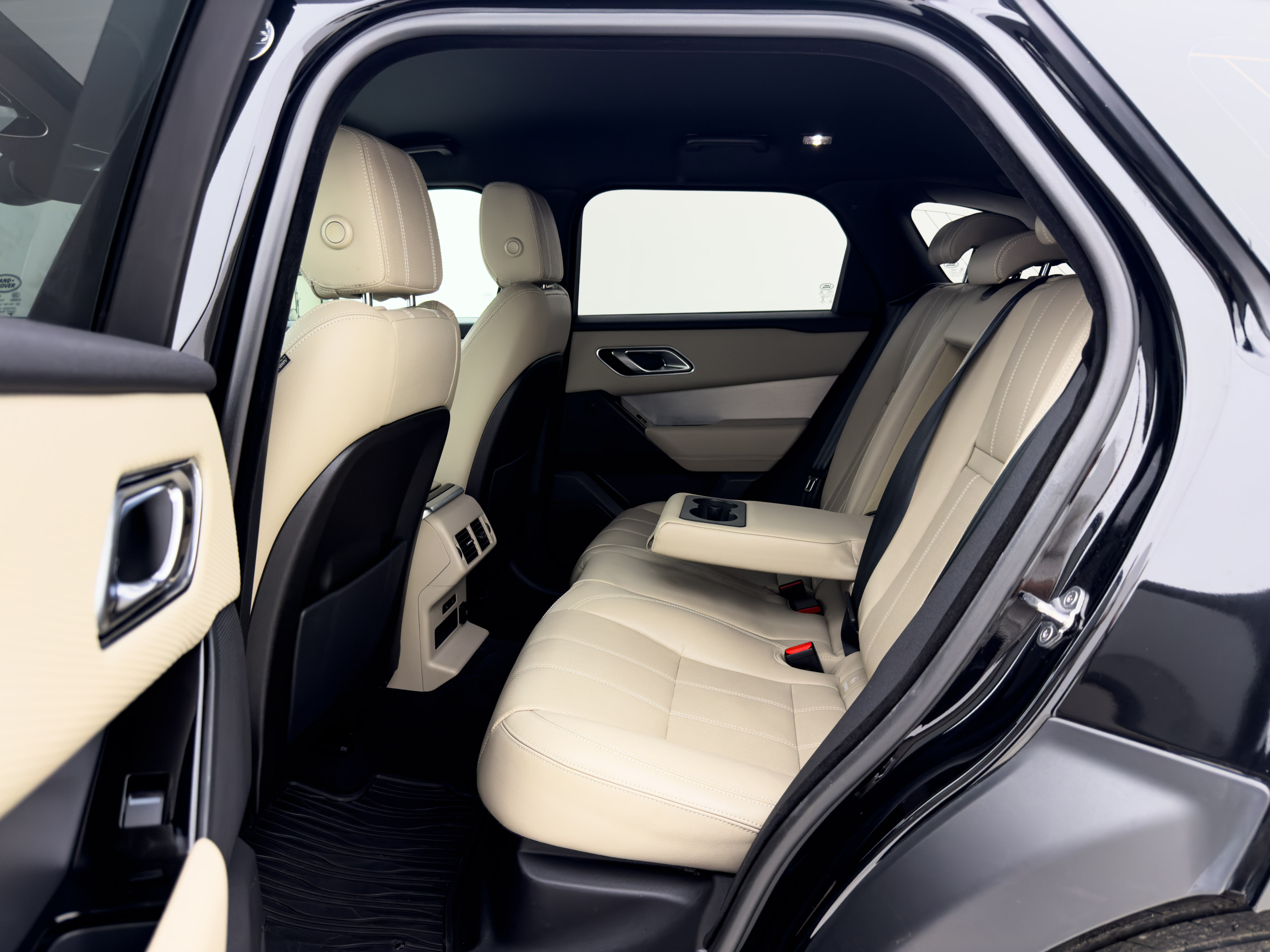 Land Rover - Range Rover Velar