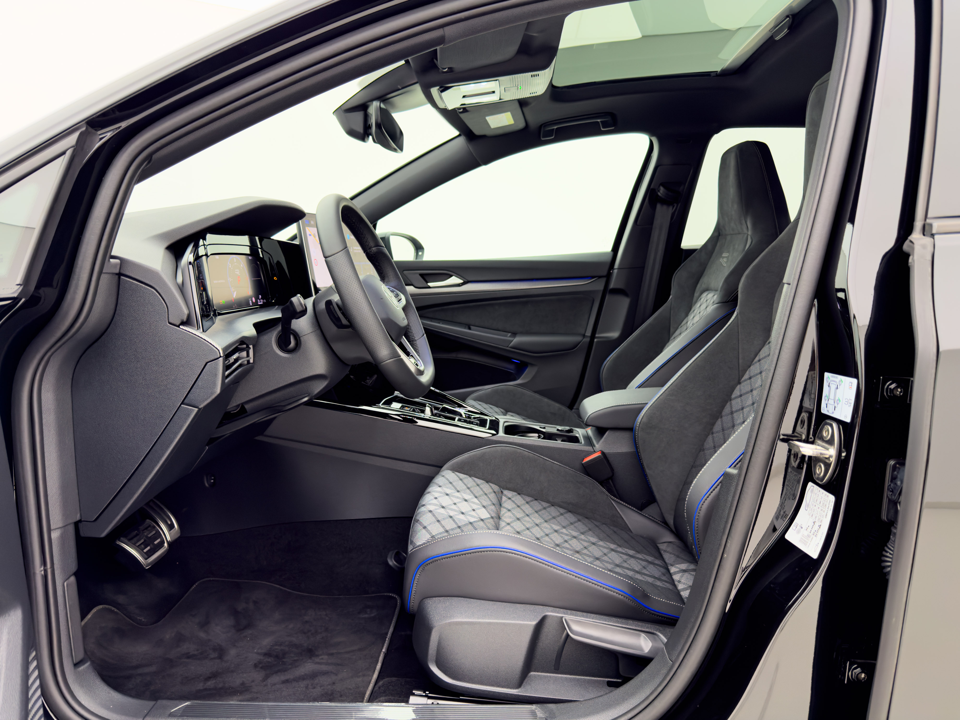 Volkswagen - Golf 8