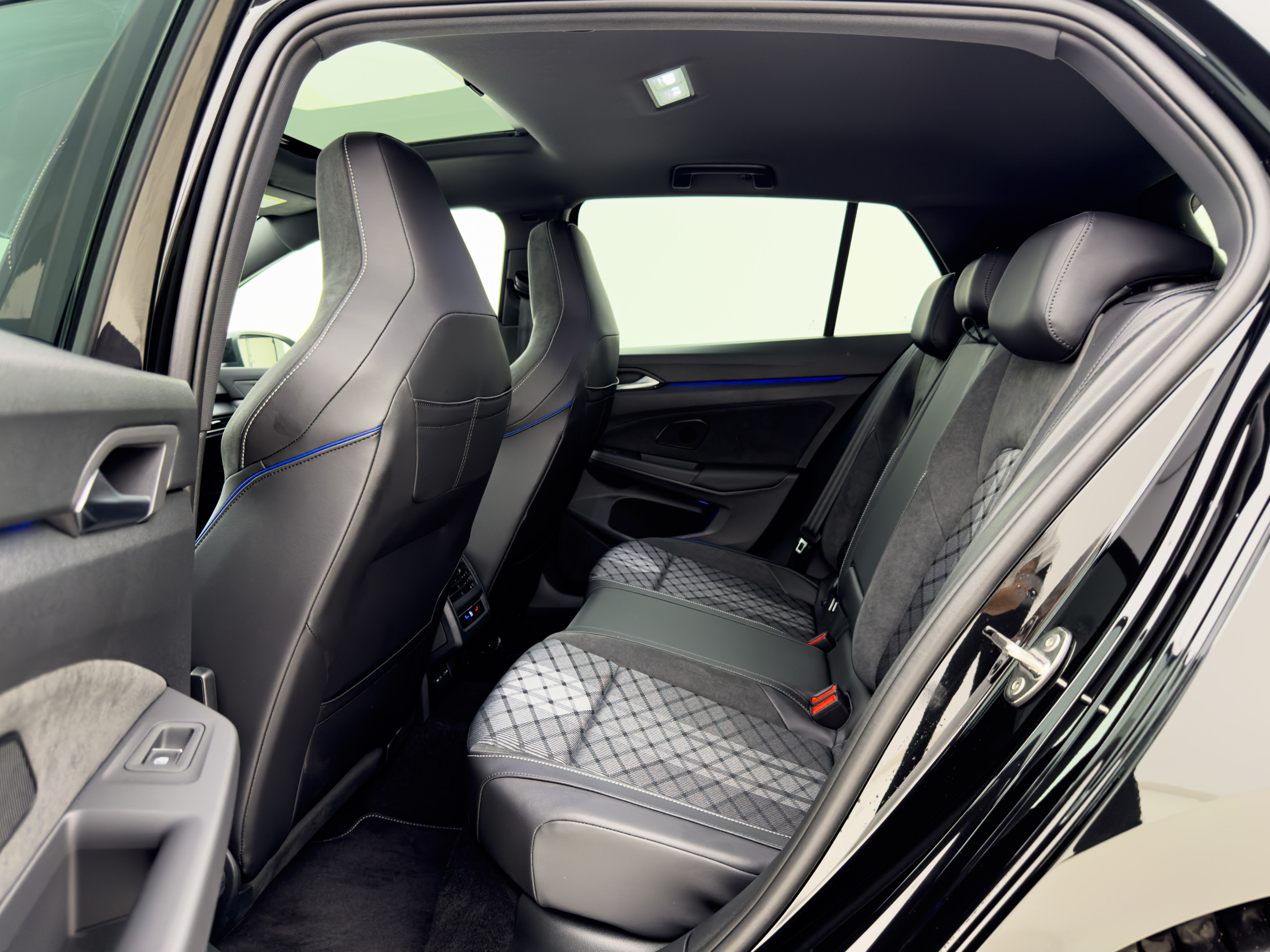 Volkswagen - Golf 8