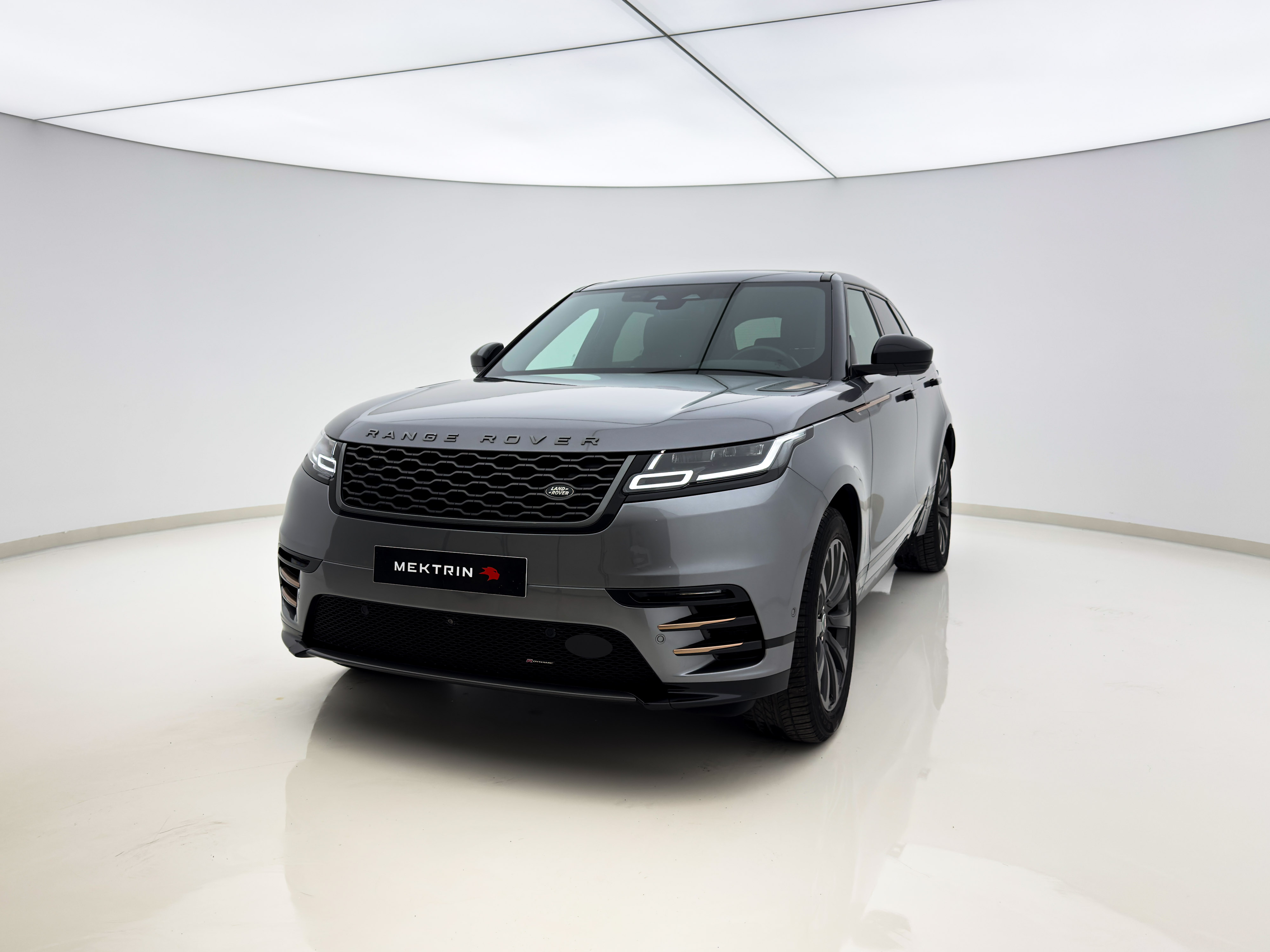 Land Rover - Range Rover Velar