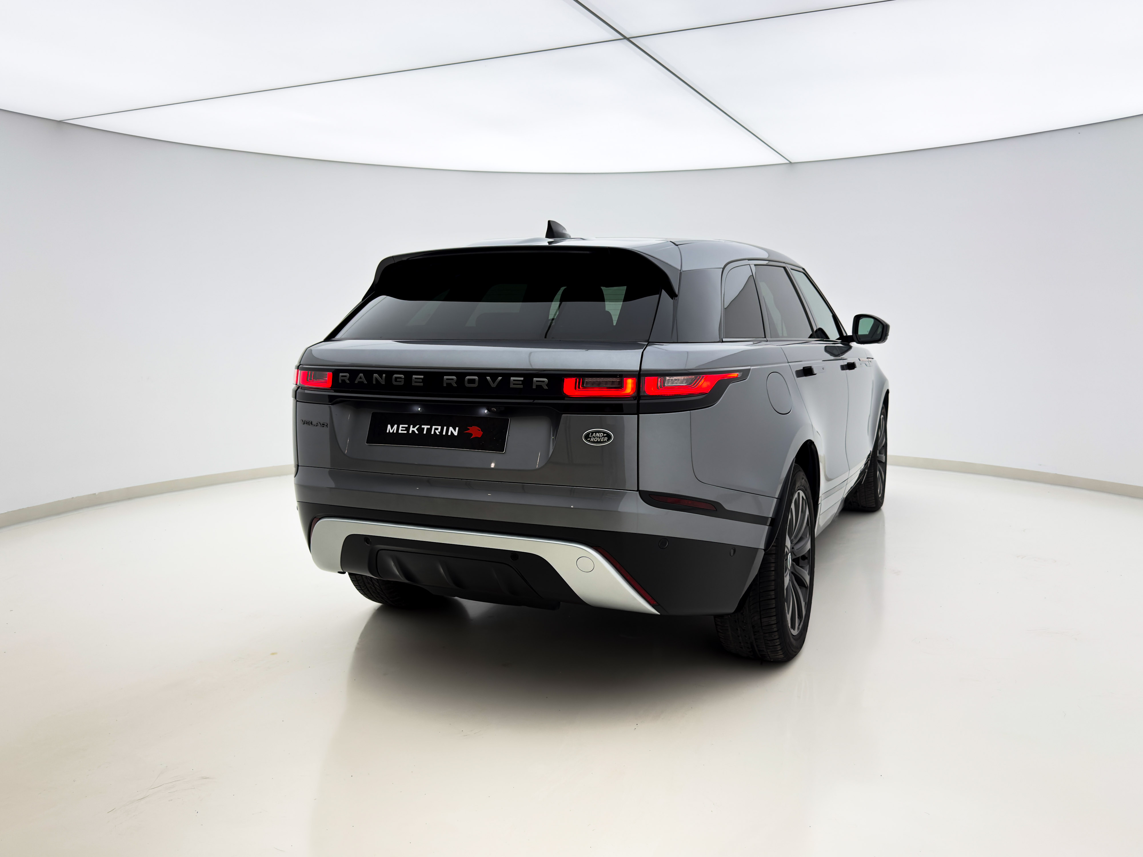 Land Rover - Range Rover Velar