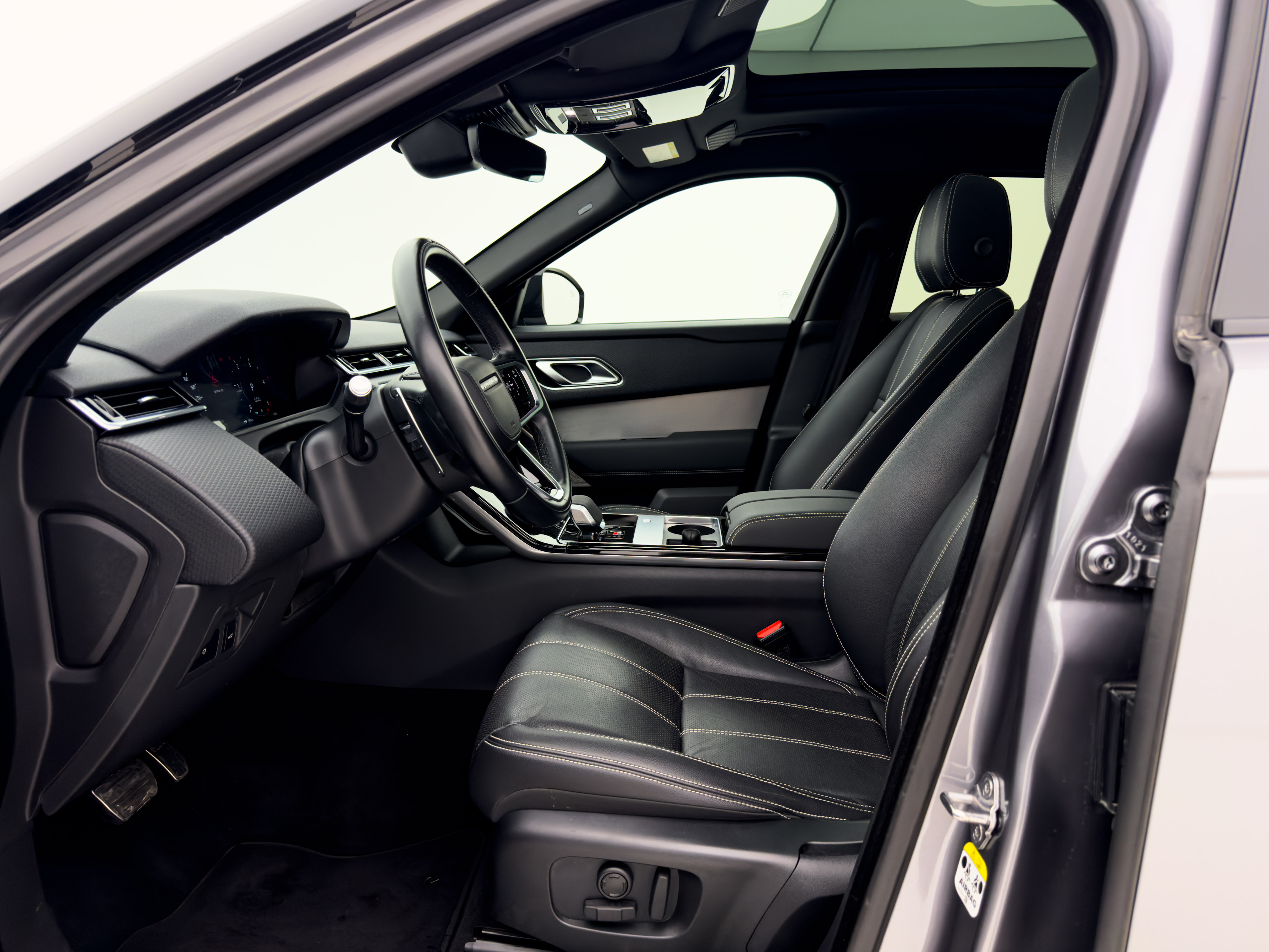 Land Rover - Range Rover Velar