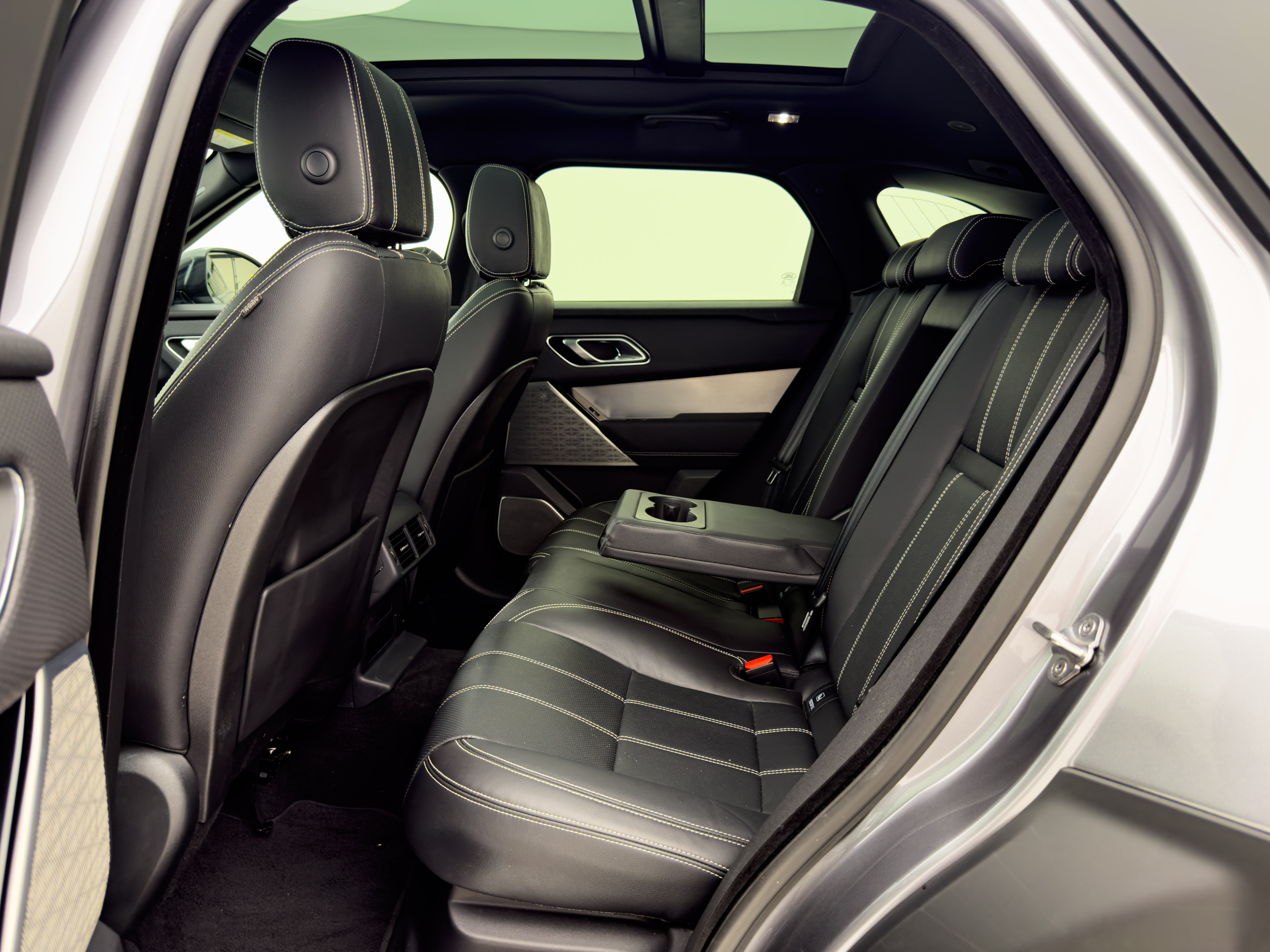 Land Rover - Range Rover Velar