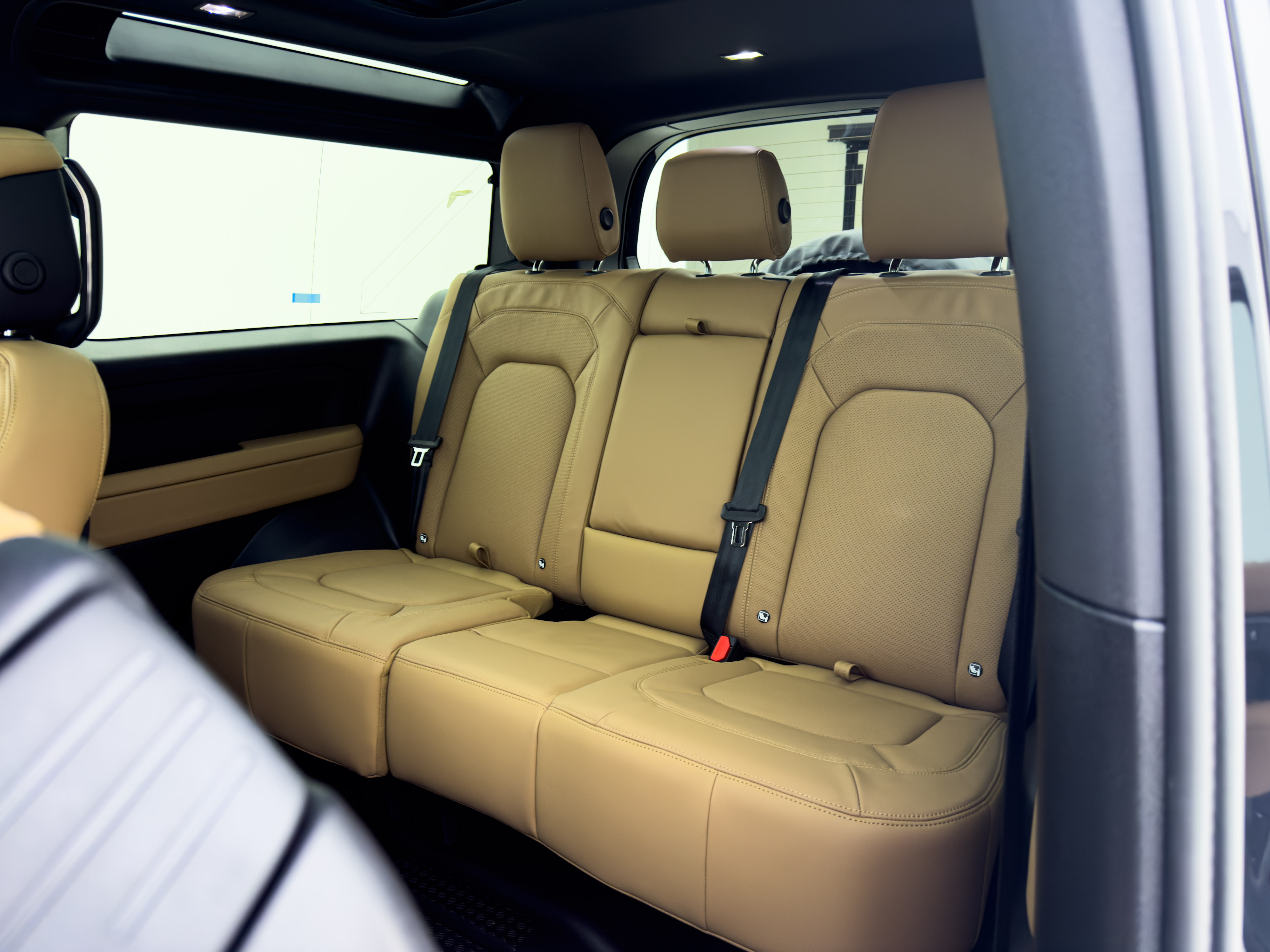 Land Rover - Defender