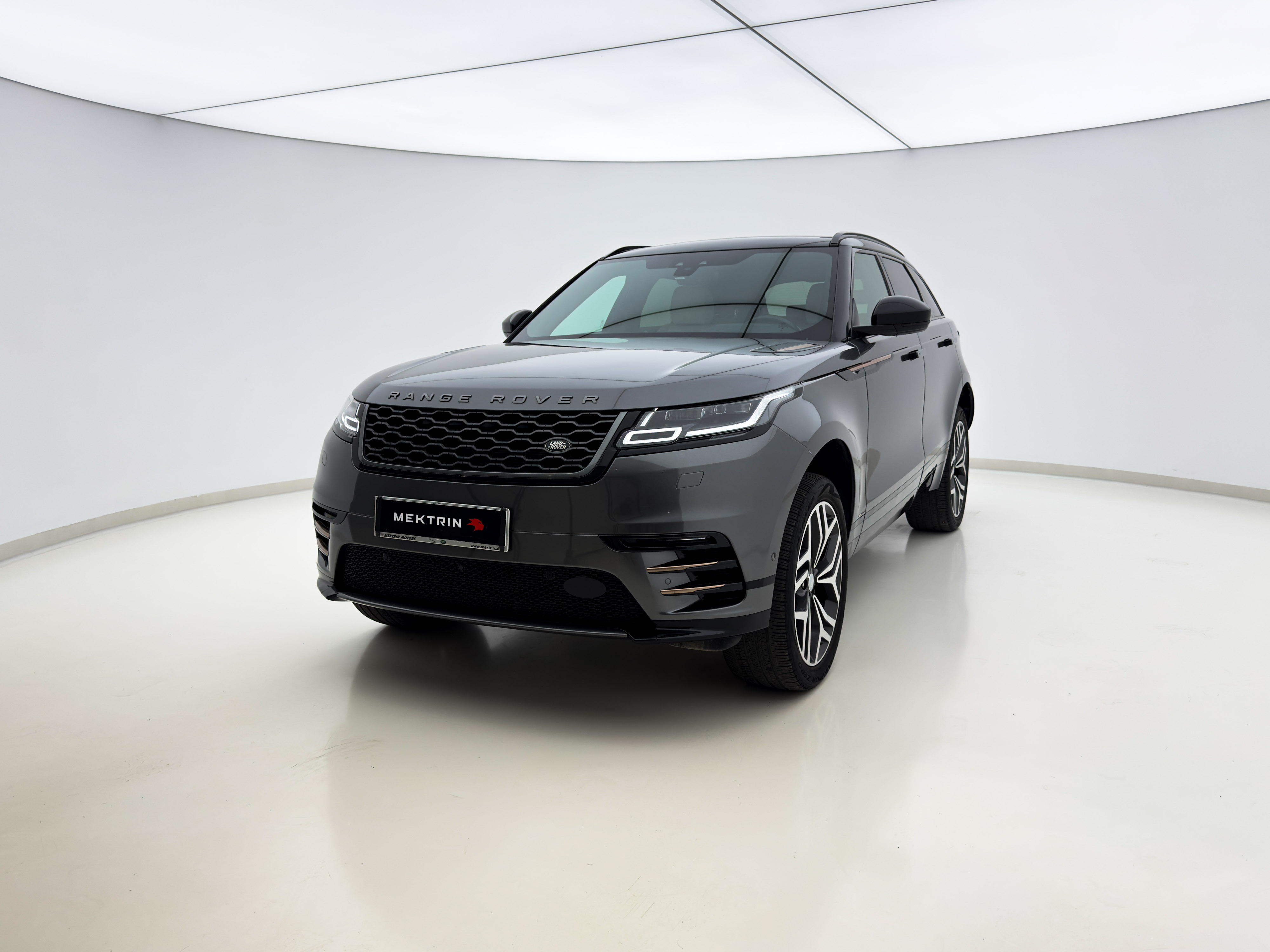 Land Rover - Range Rover Velar