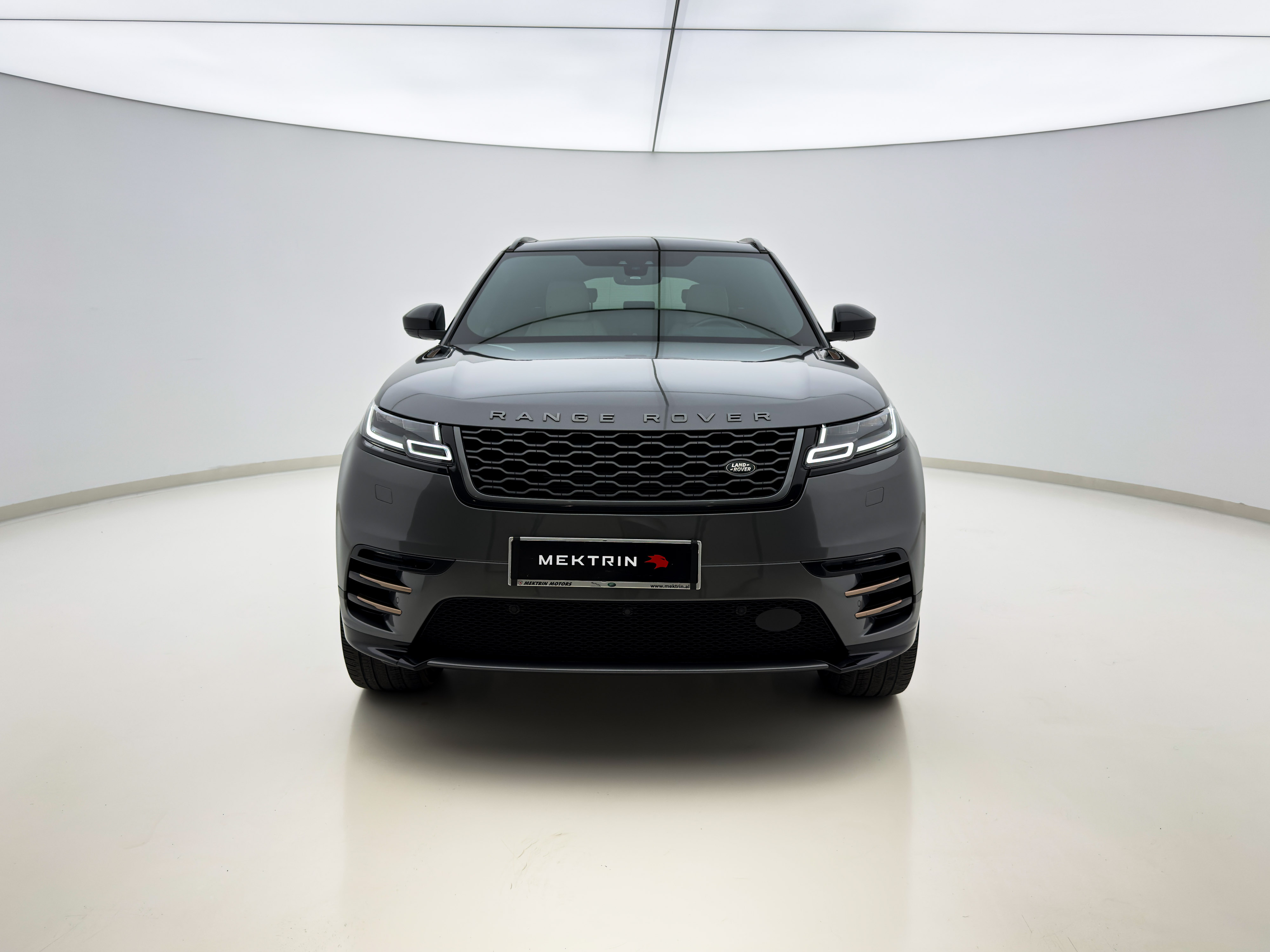Land Rover - Range Rover Velar