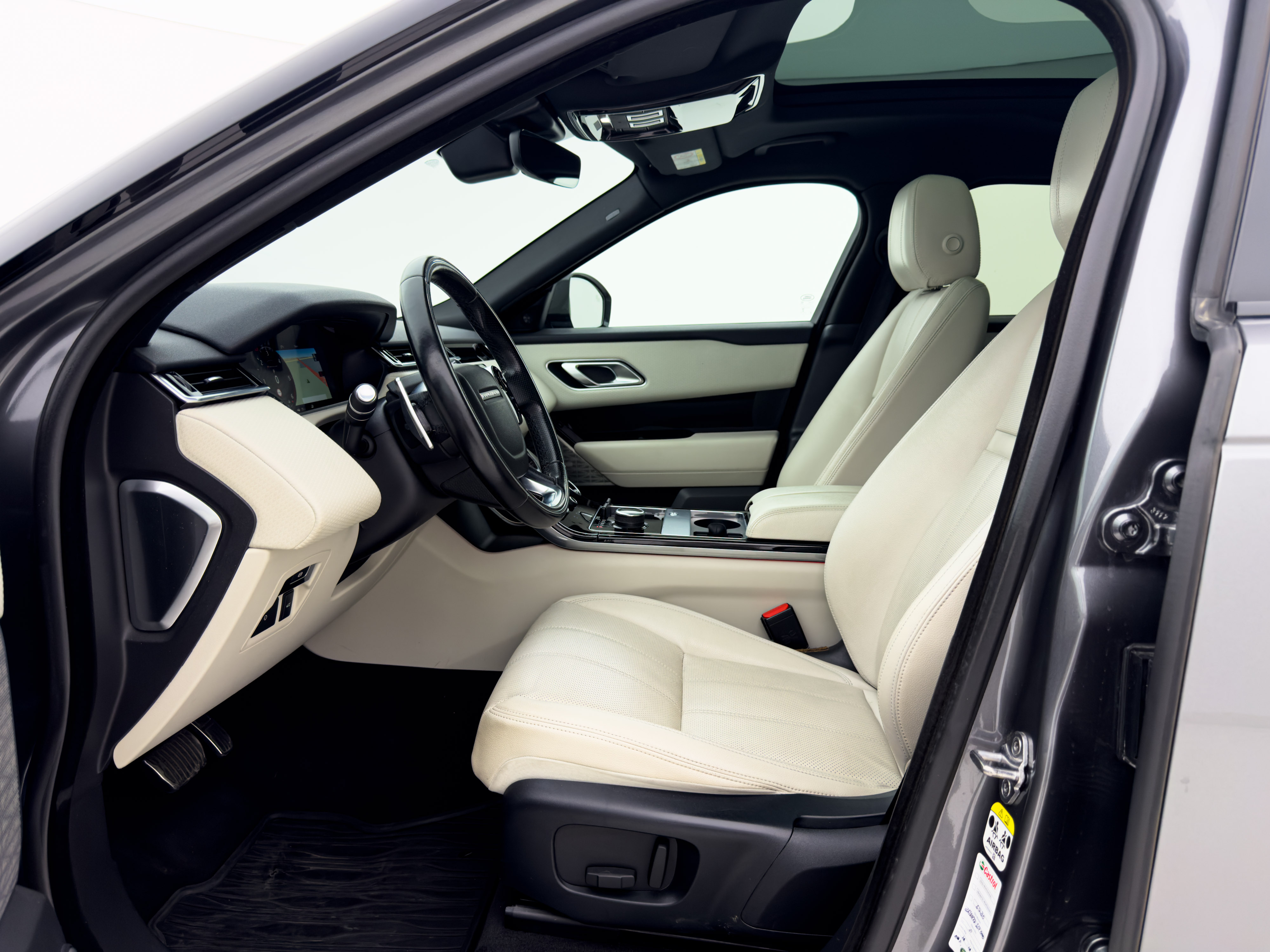 Land Rover - Range Rover Velar