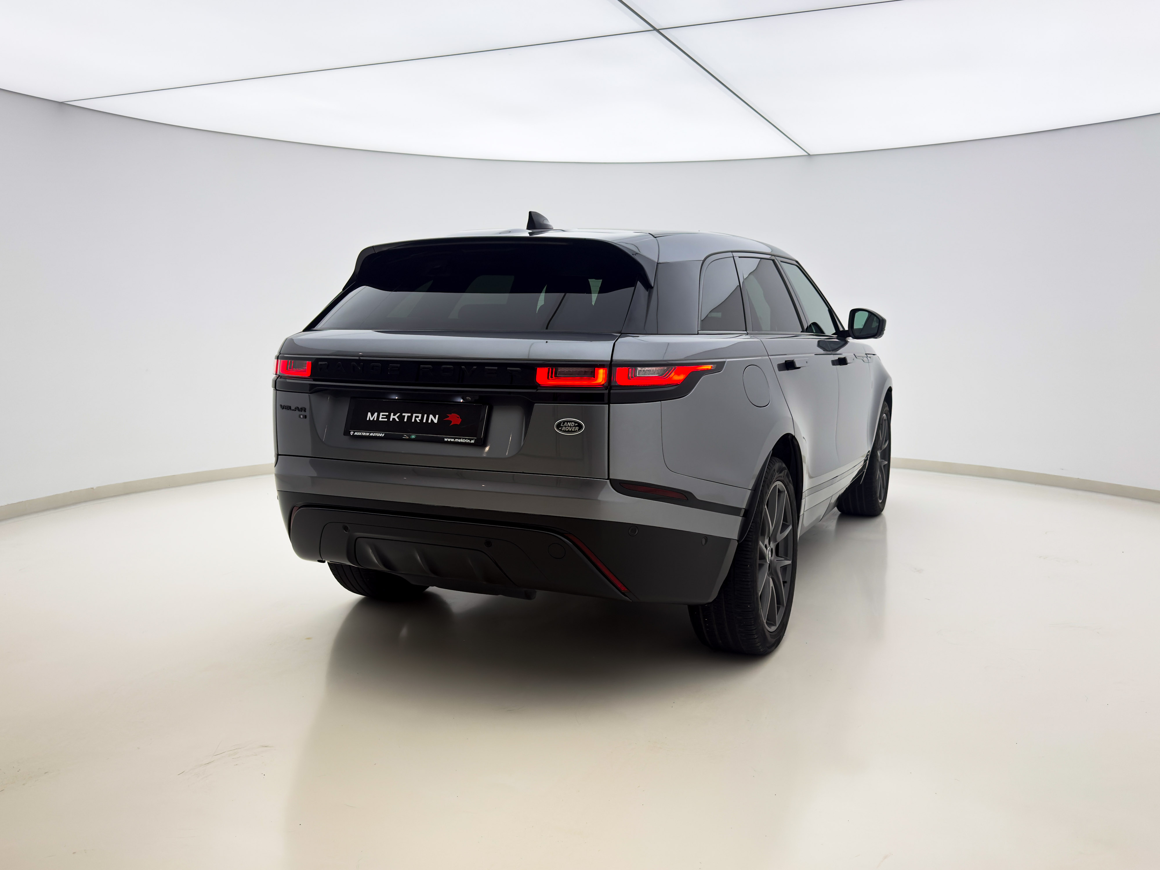 Land Rover - Range Rover Velar