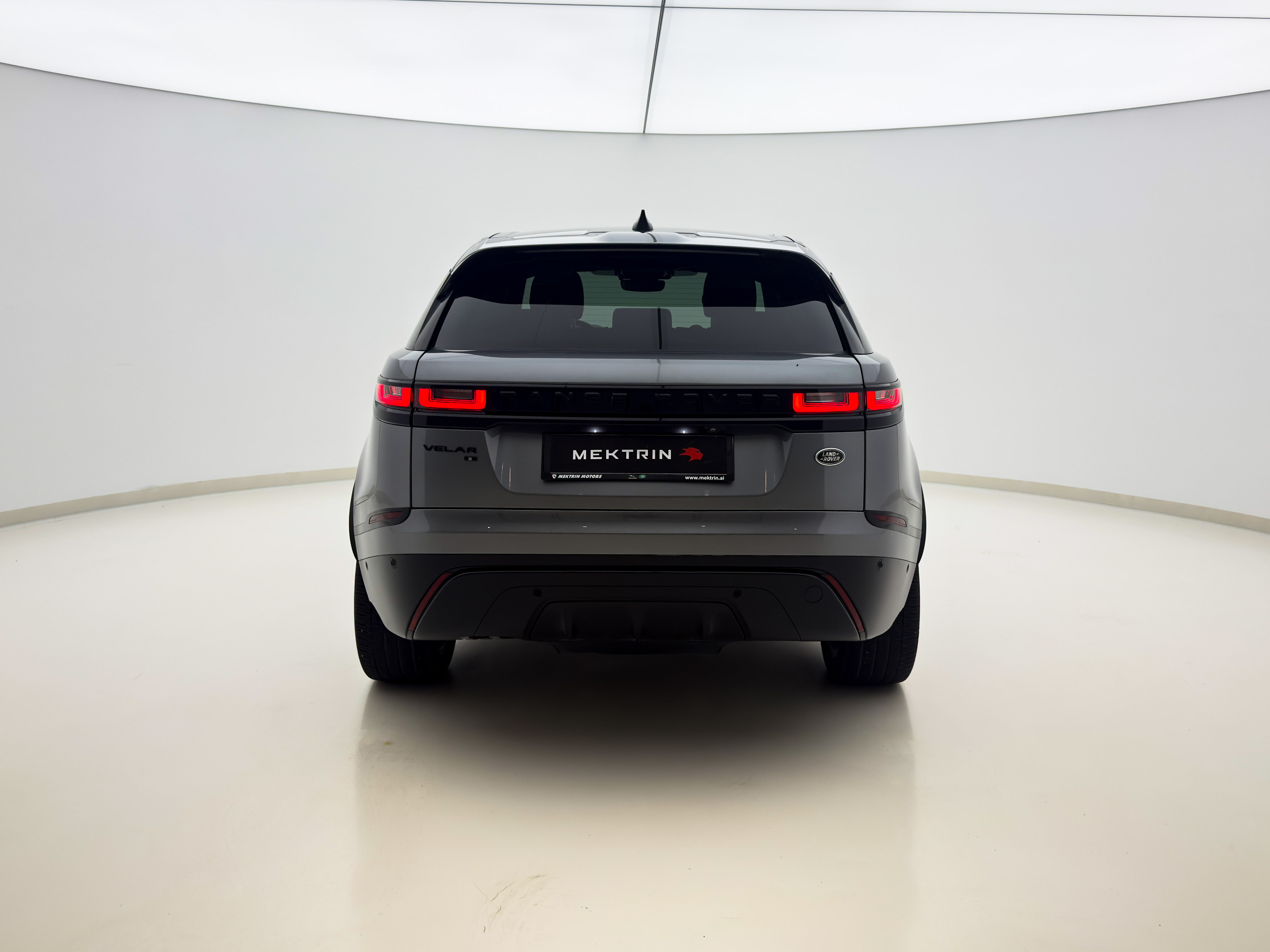 Land Rover - Range Rover Velar