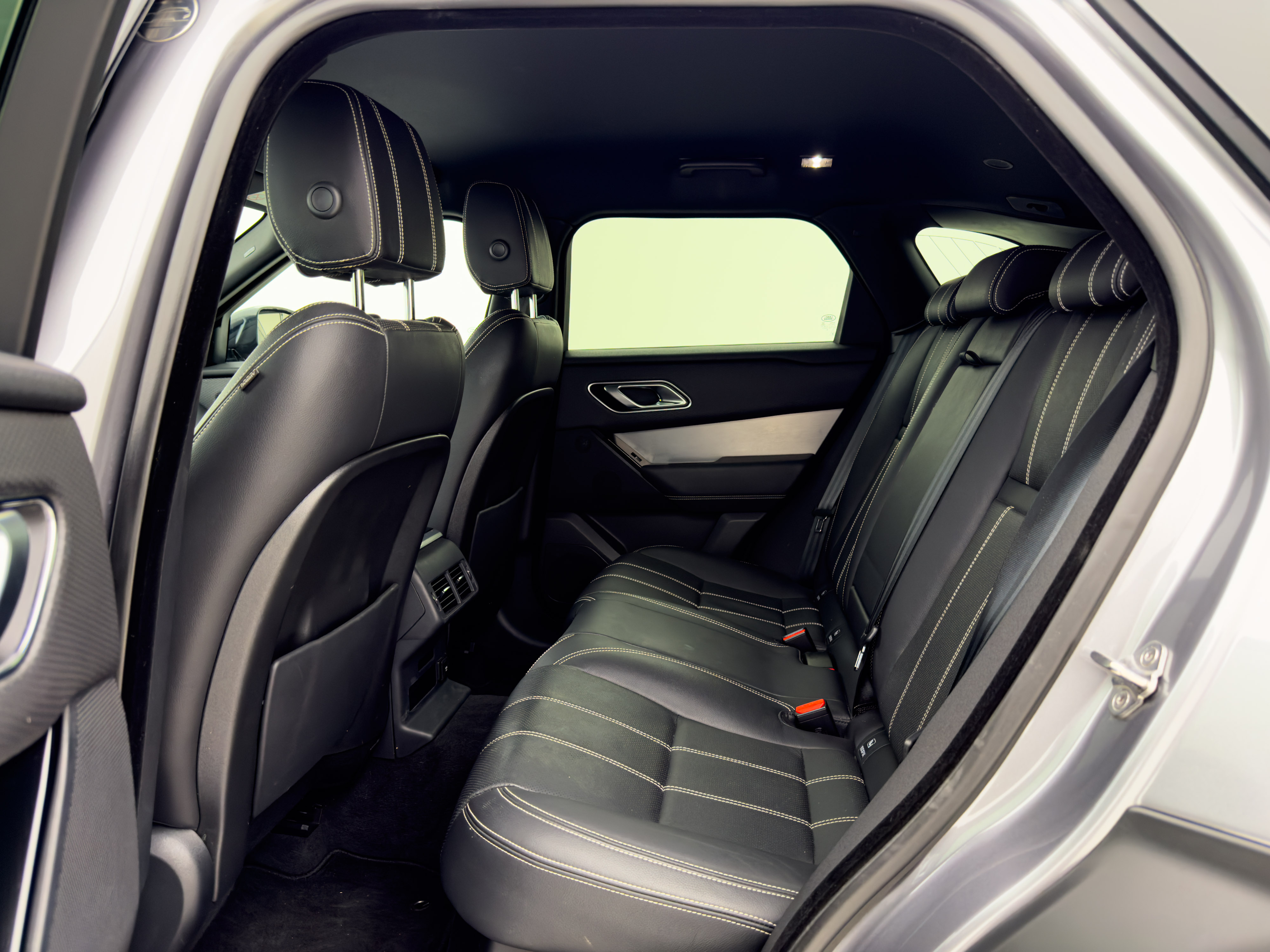 Land Rover - Range Rover Velar