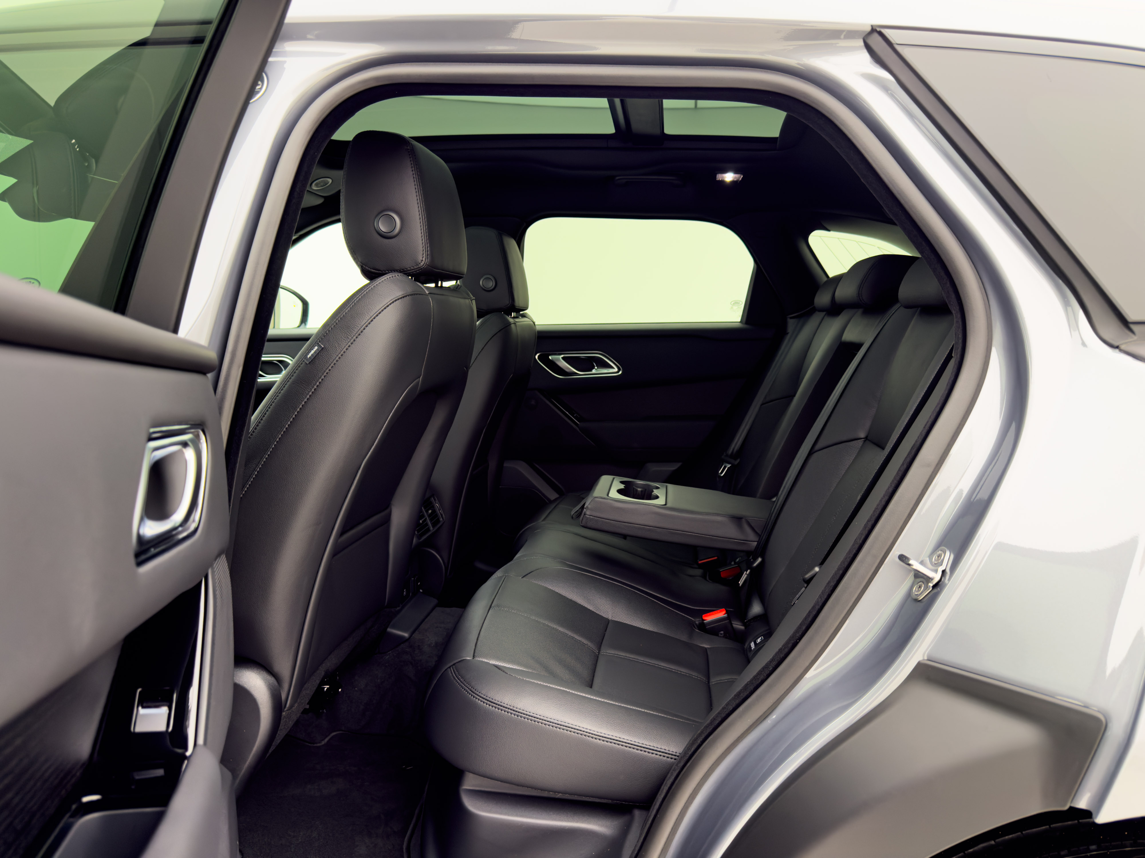 Land Rover - Range Rover Velar