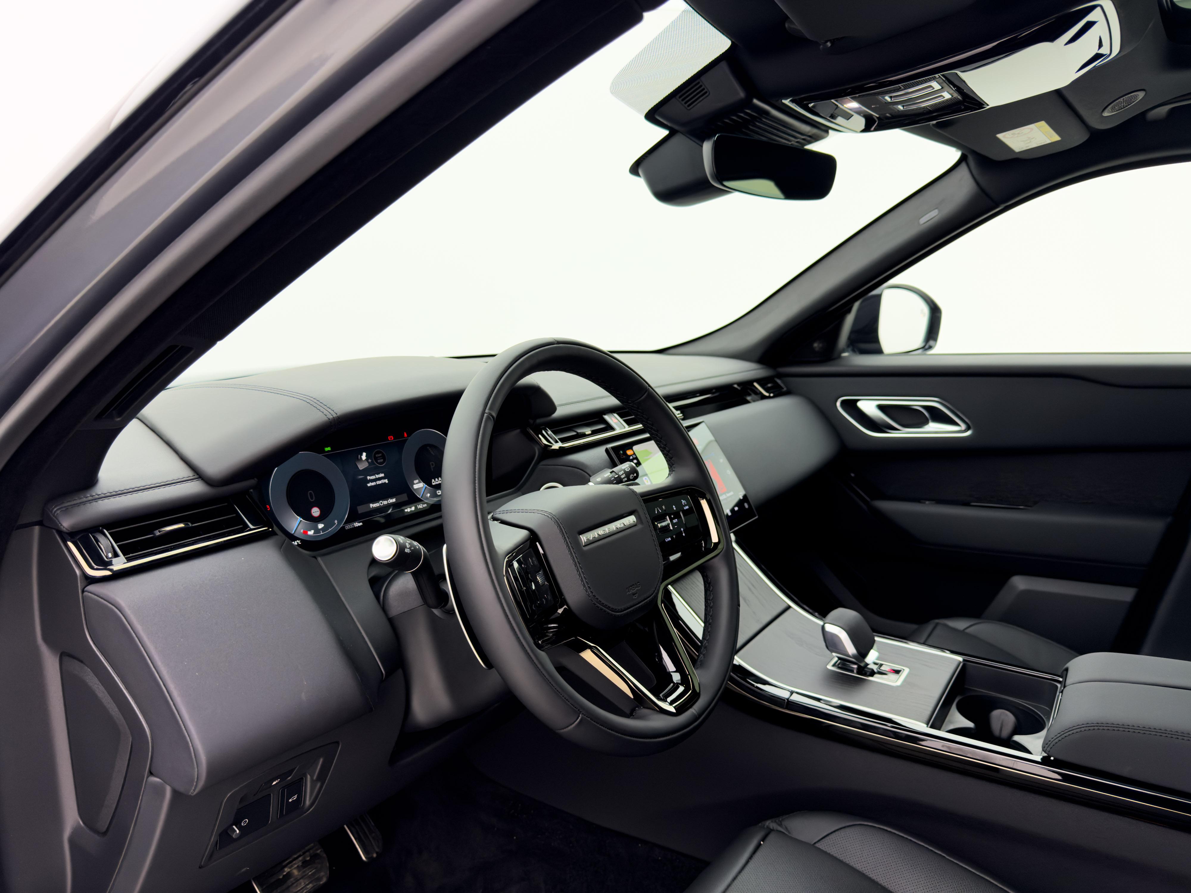 Land Rover - Range Rover Velar