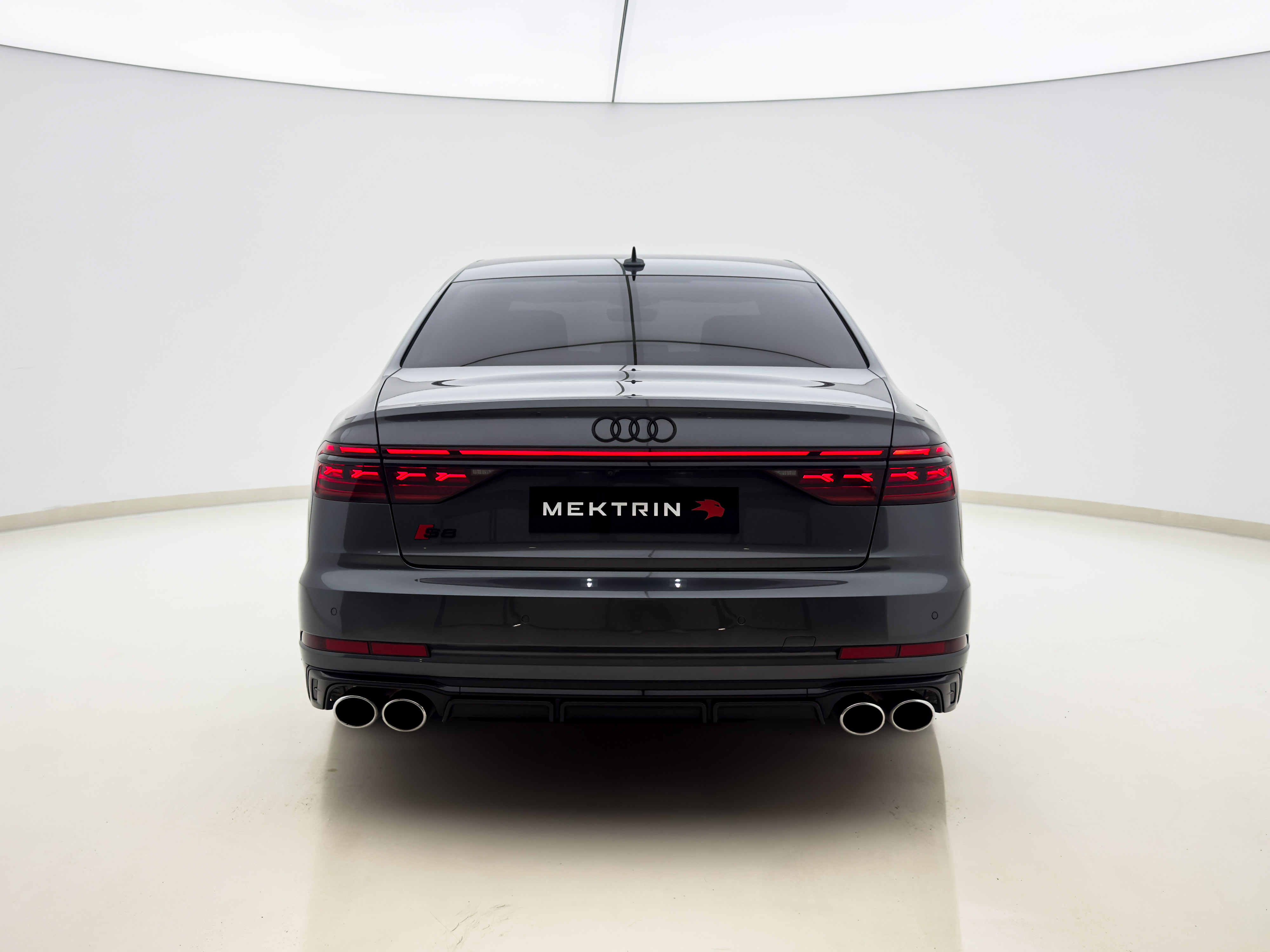 Audi - A8
