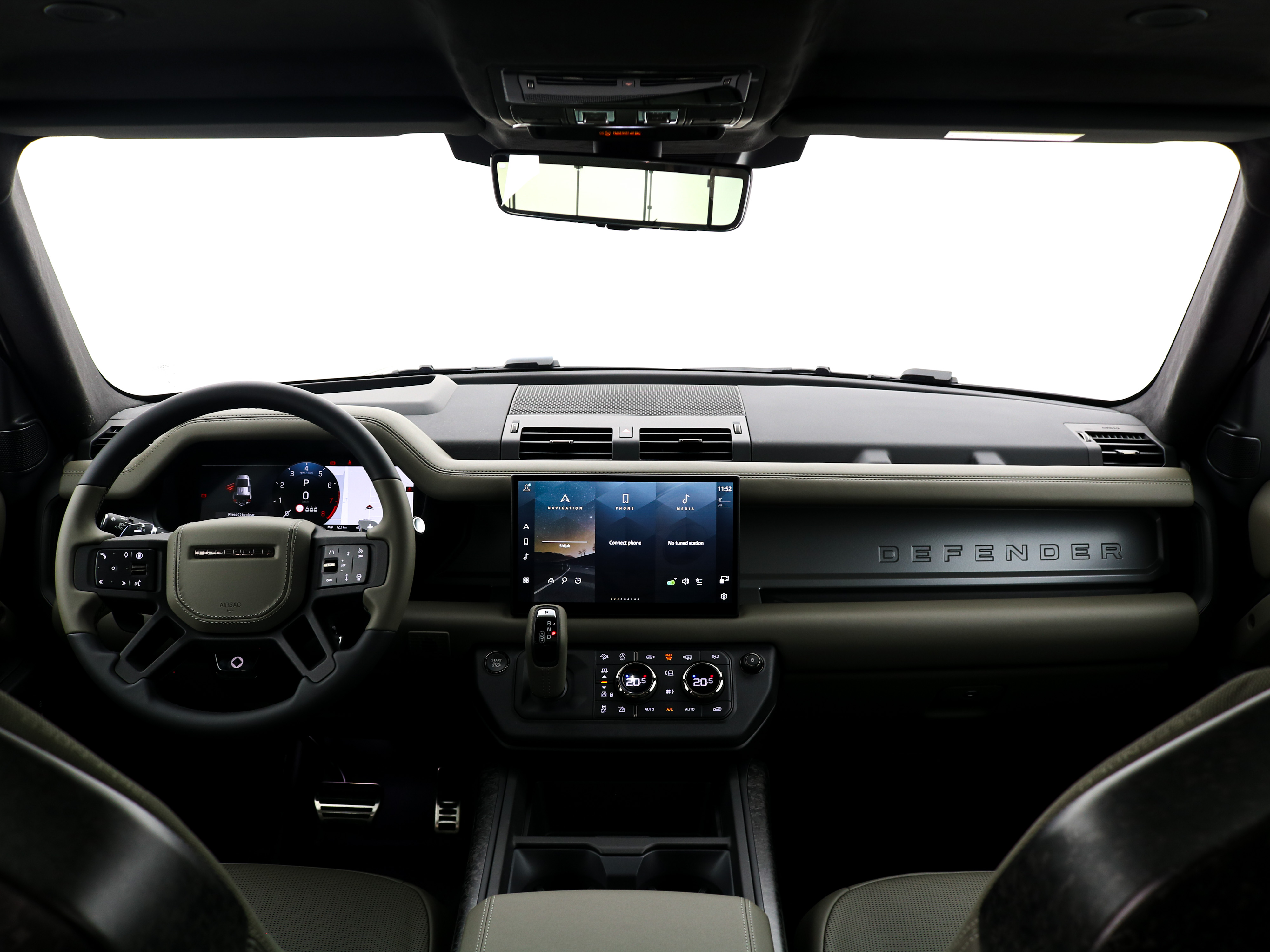 Land Rover - Defender