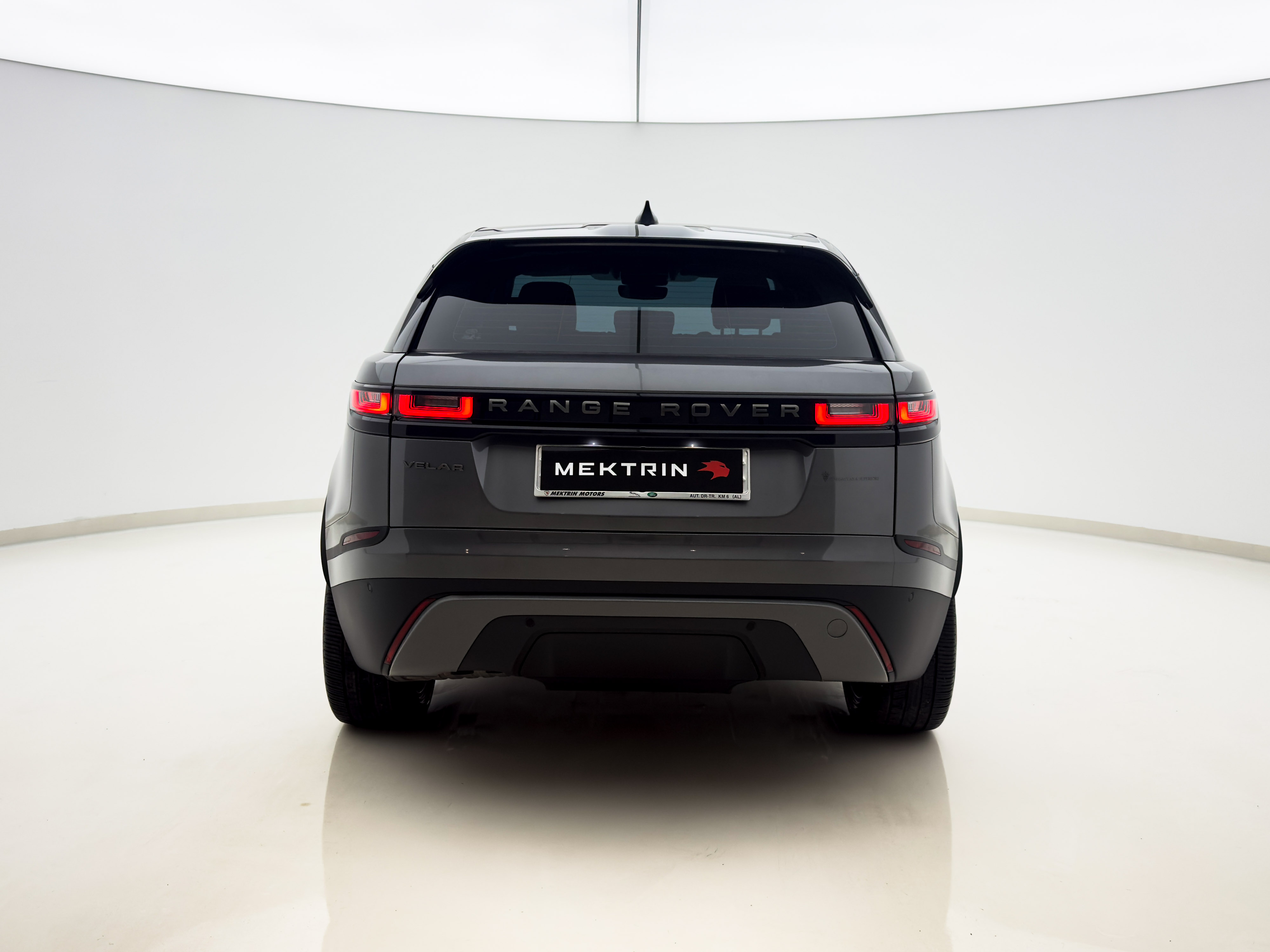 Land Rover - Range Rover Velar