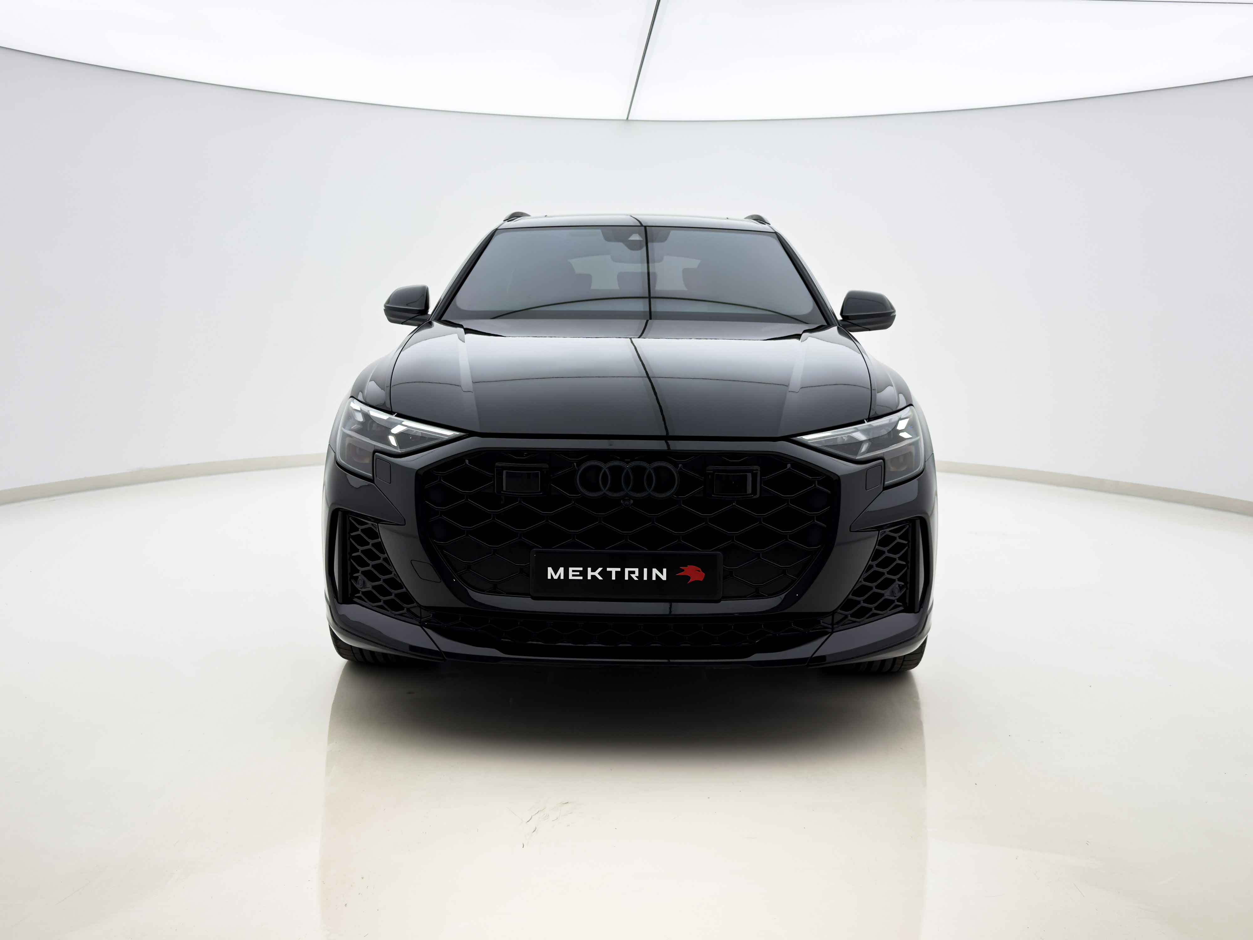 Audi - Q8