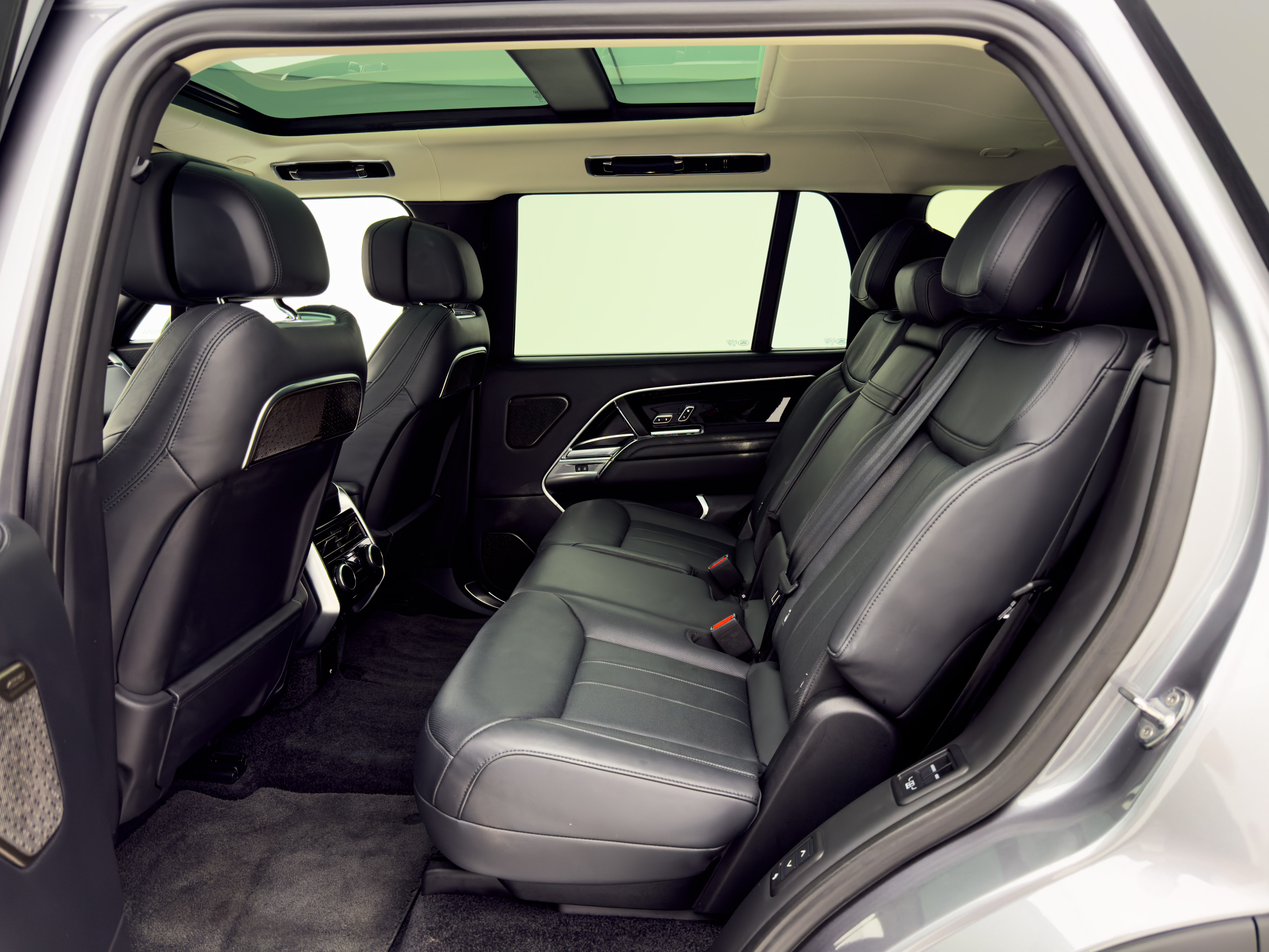 Land Rover - Range Rover