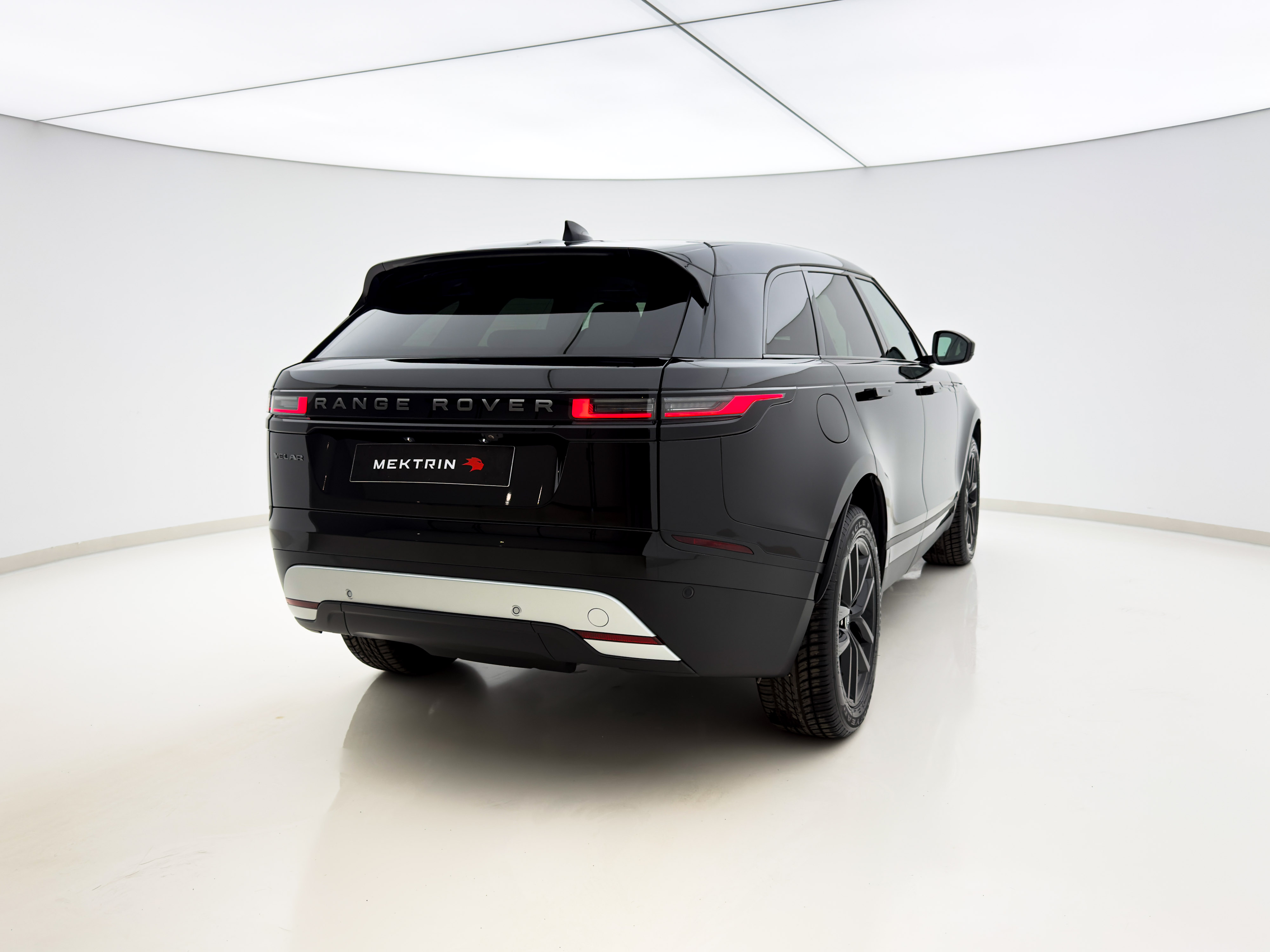 Land Rover - Range Rover Velar