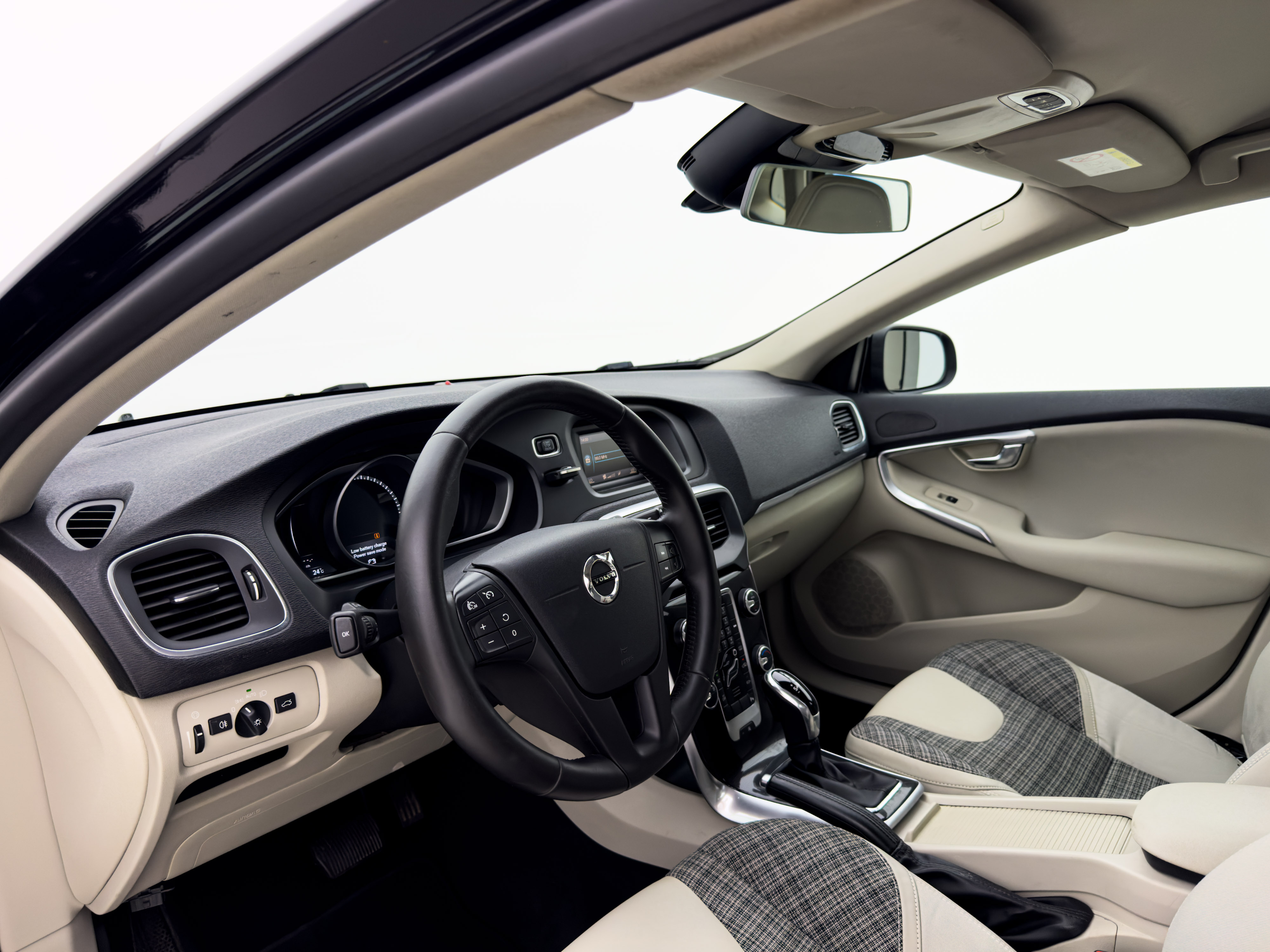Volvo - V40