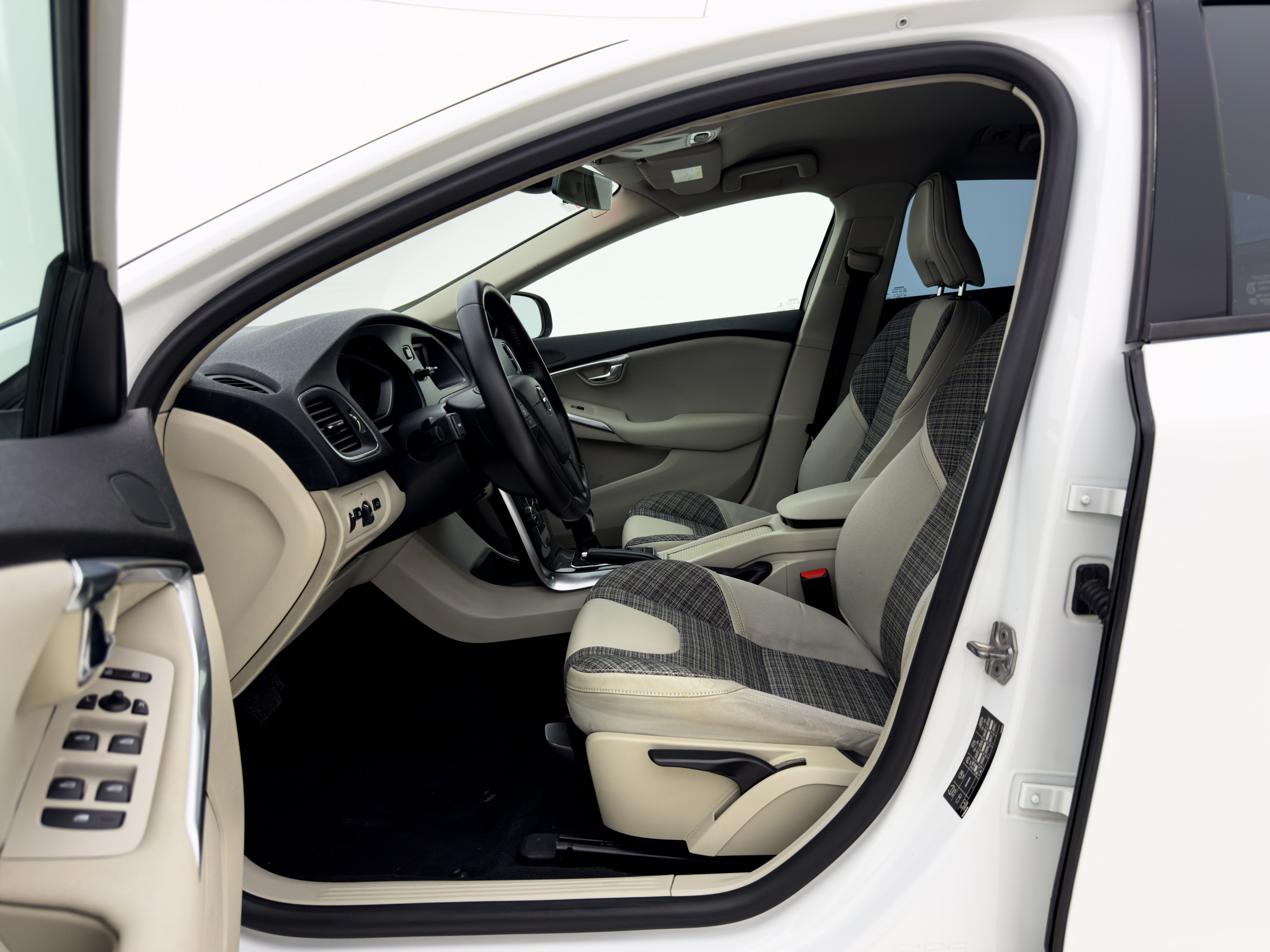 Volvo - V40