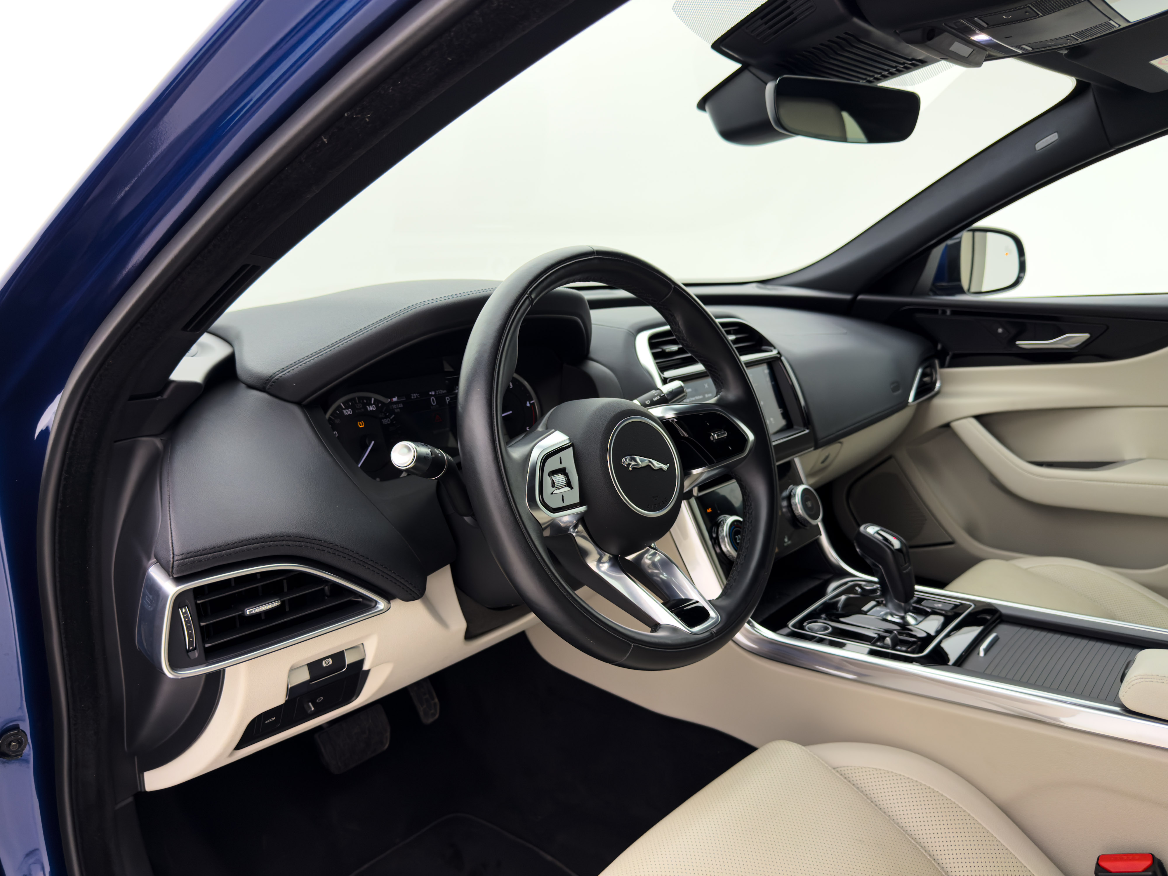 Jaguar - Xe