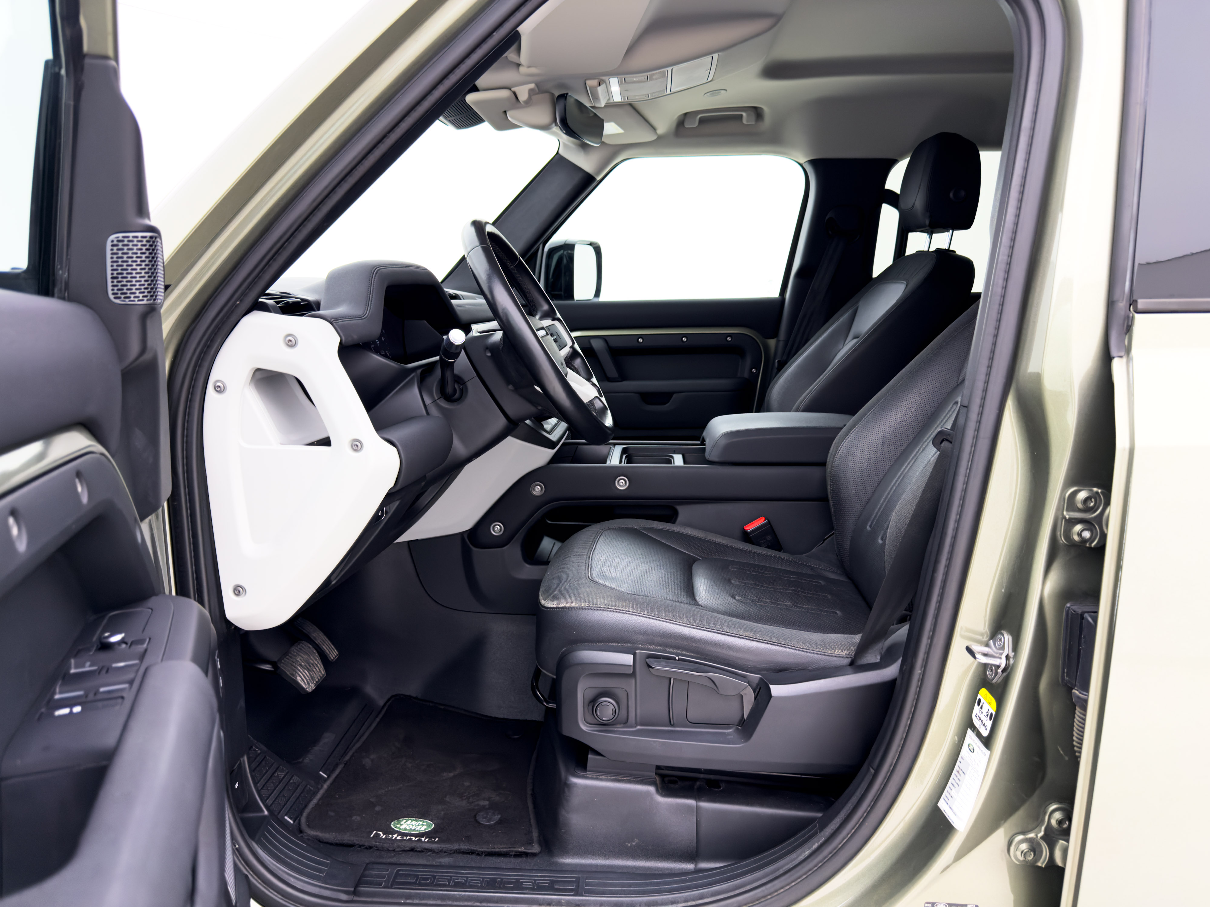 Land Rover - Defender