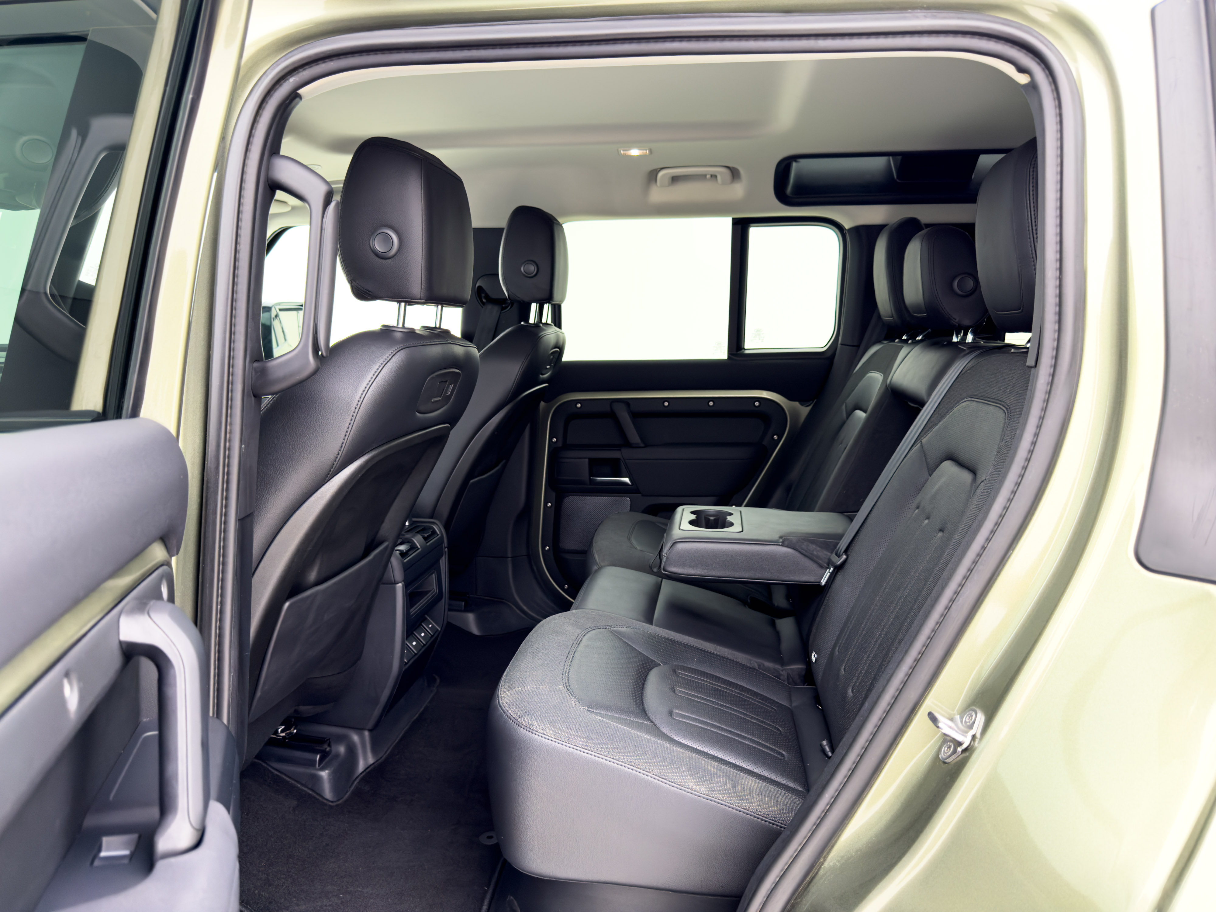 Land Rover - Defender