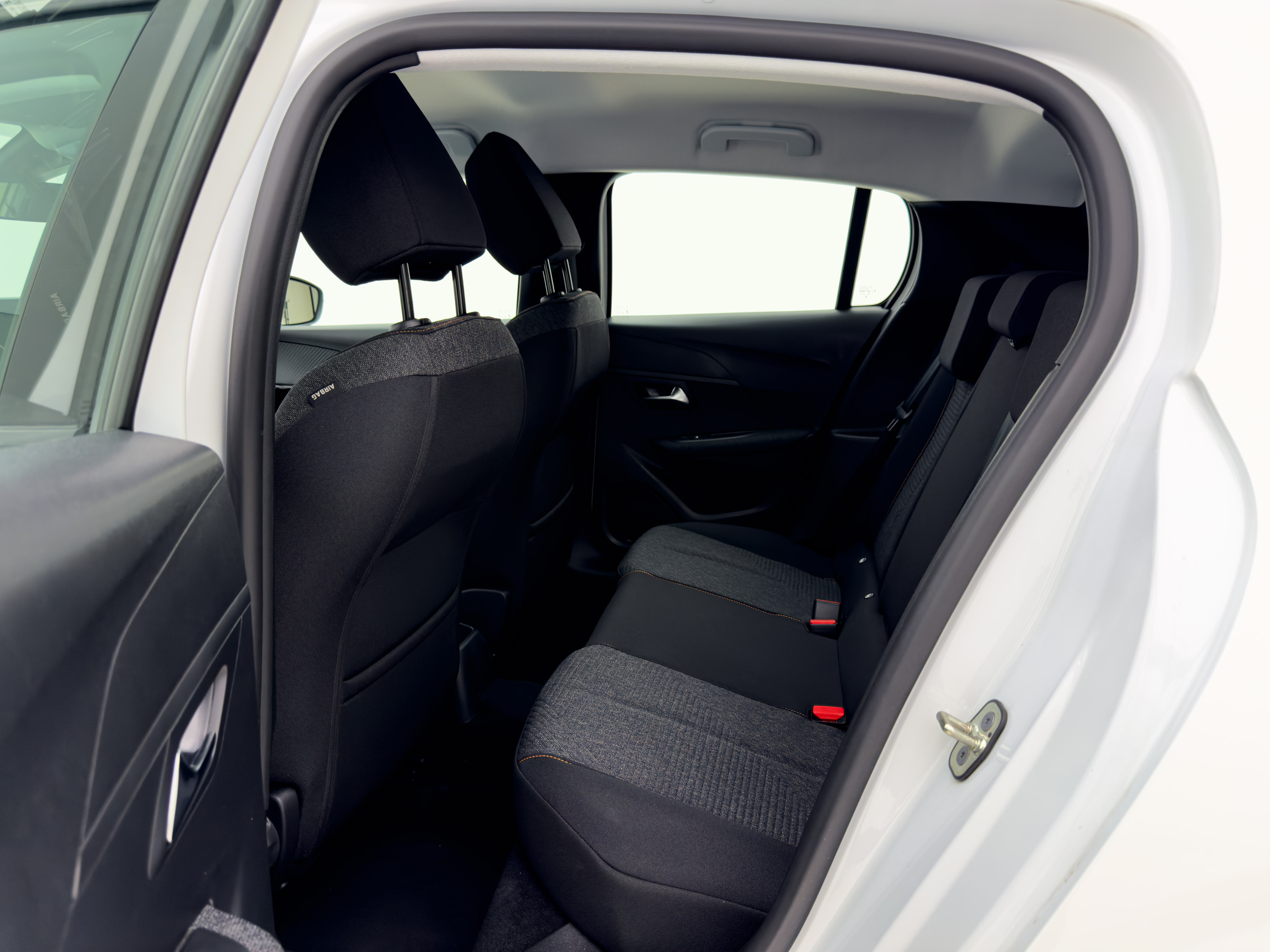 Peugeot - 208