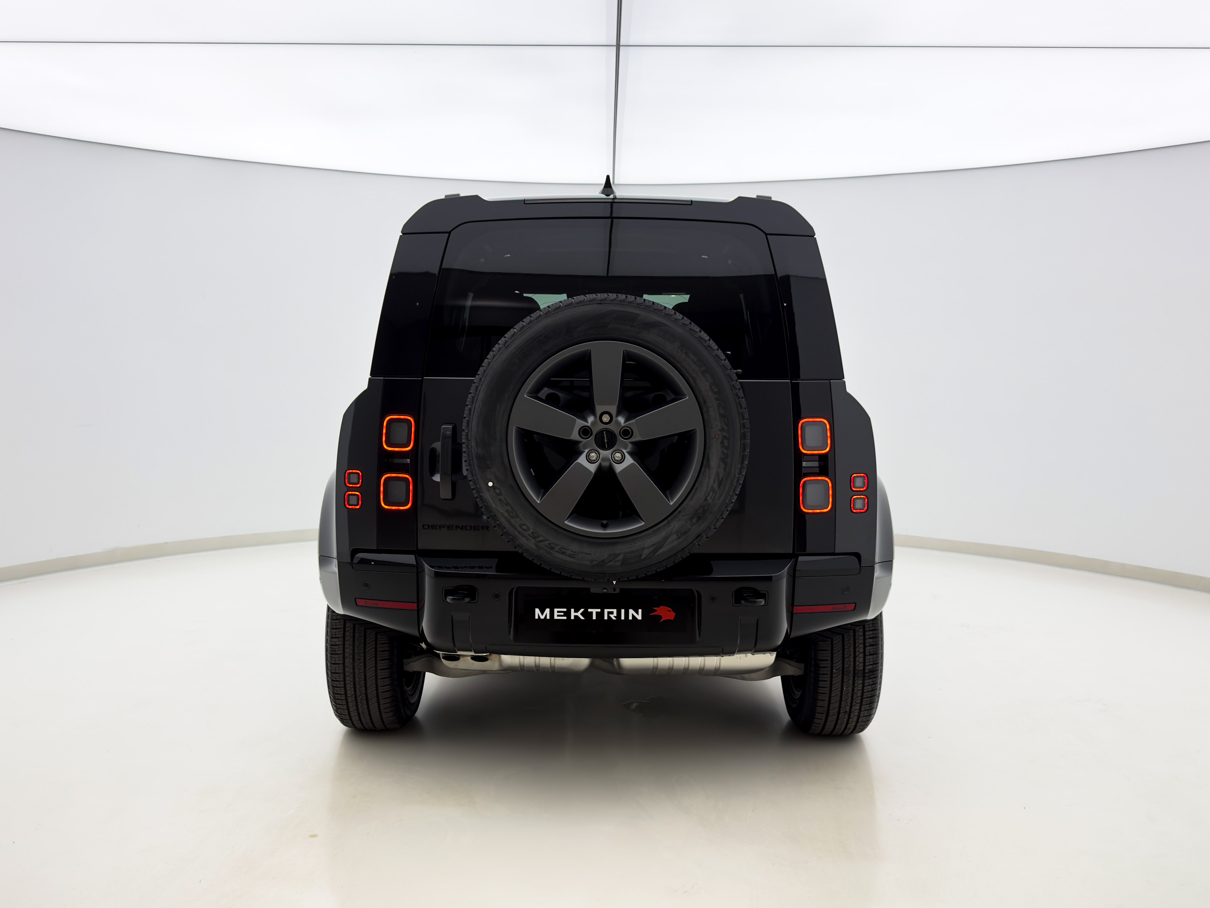 Land Rover - Defender