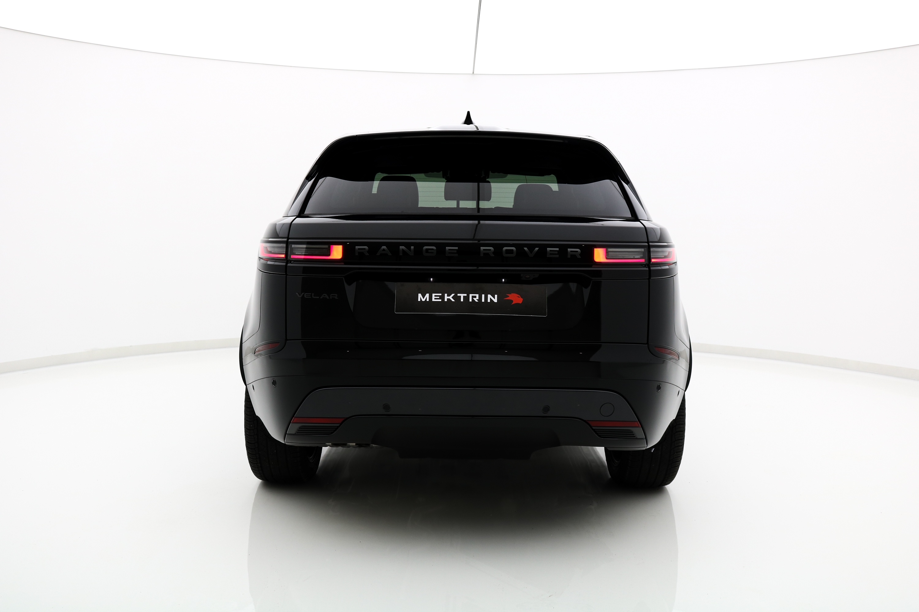 Land Rover - Range Rover Velar